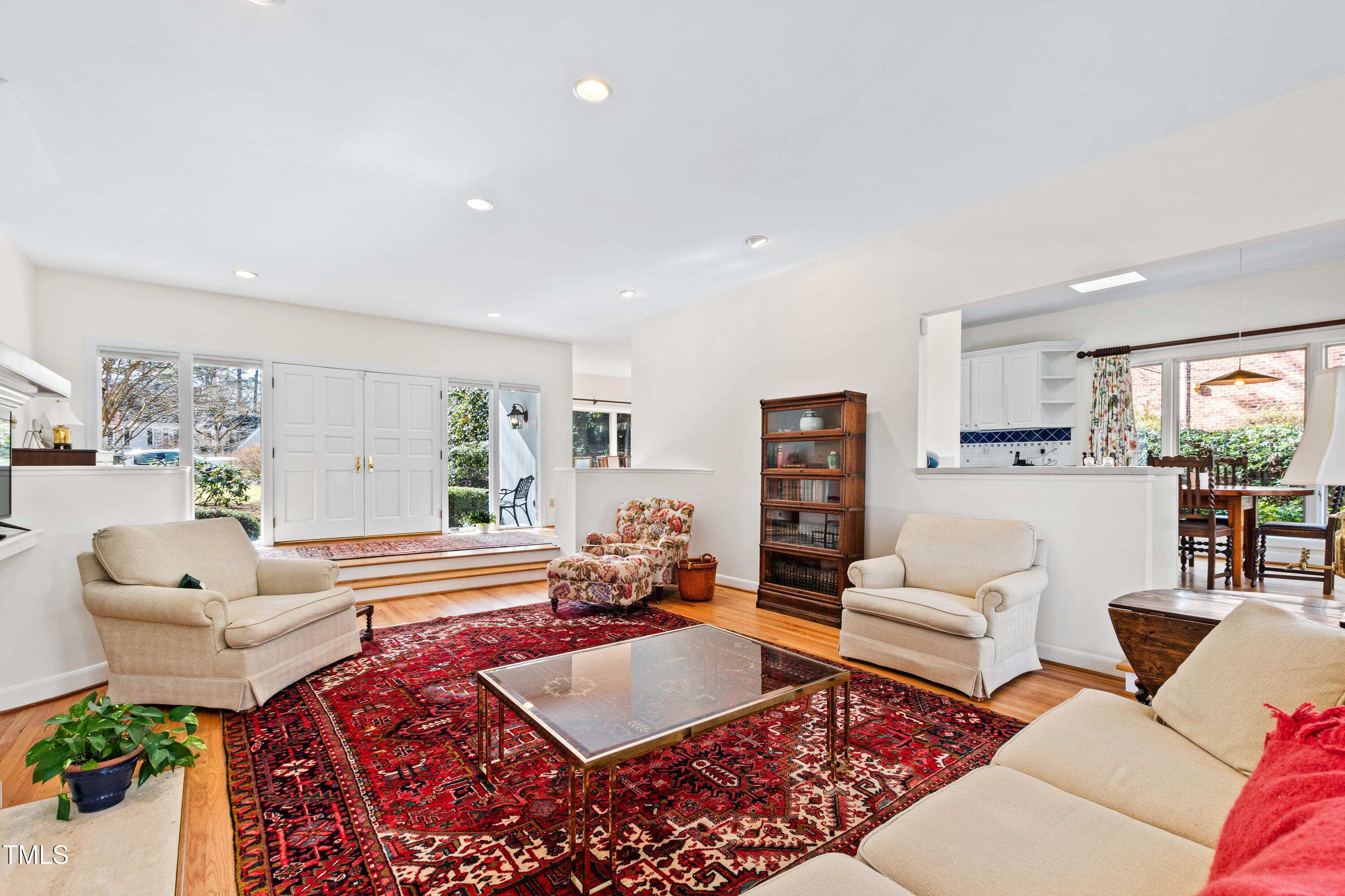 Raleigh, North Carolina 27612, United States, 4 Bedrooms Bedrooms, ,3 BathroomsBathrooms,Residential,Pending,11626