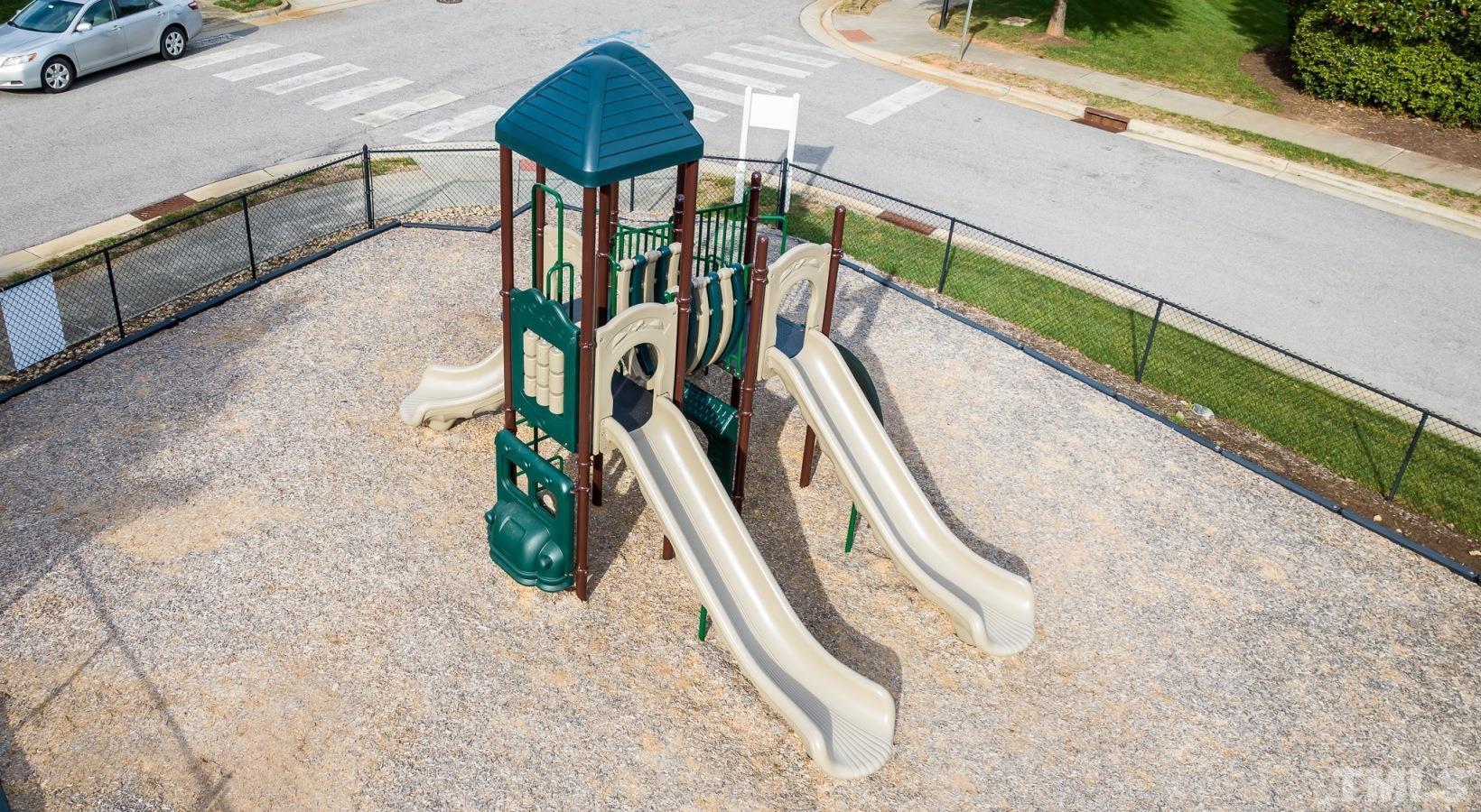 Chapel Hill, North Carolina 27516, United States, 2 Bedrooms Bedrooms, ,3 BathroomsBathrooms,Residential,Active,43619