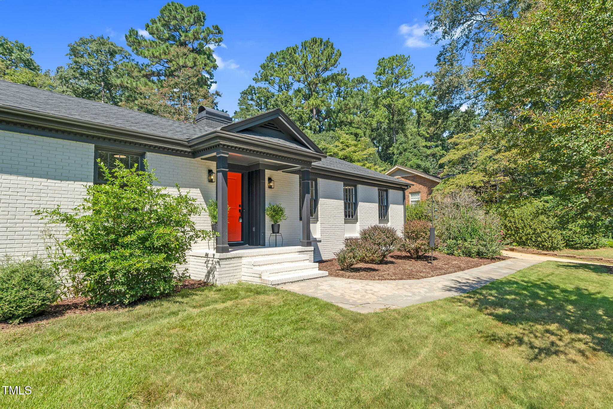 4621 Woodridge Drive
