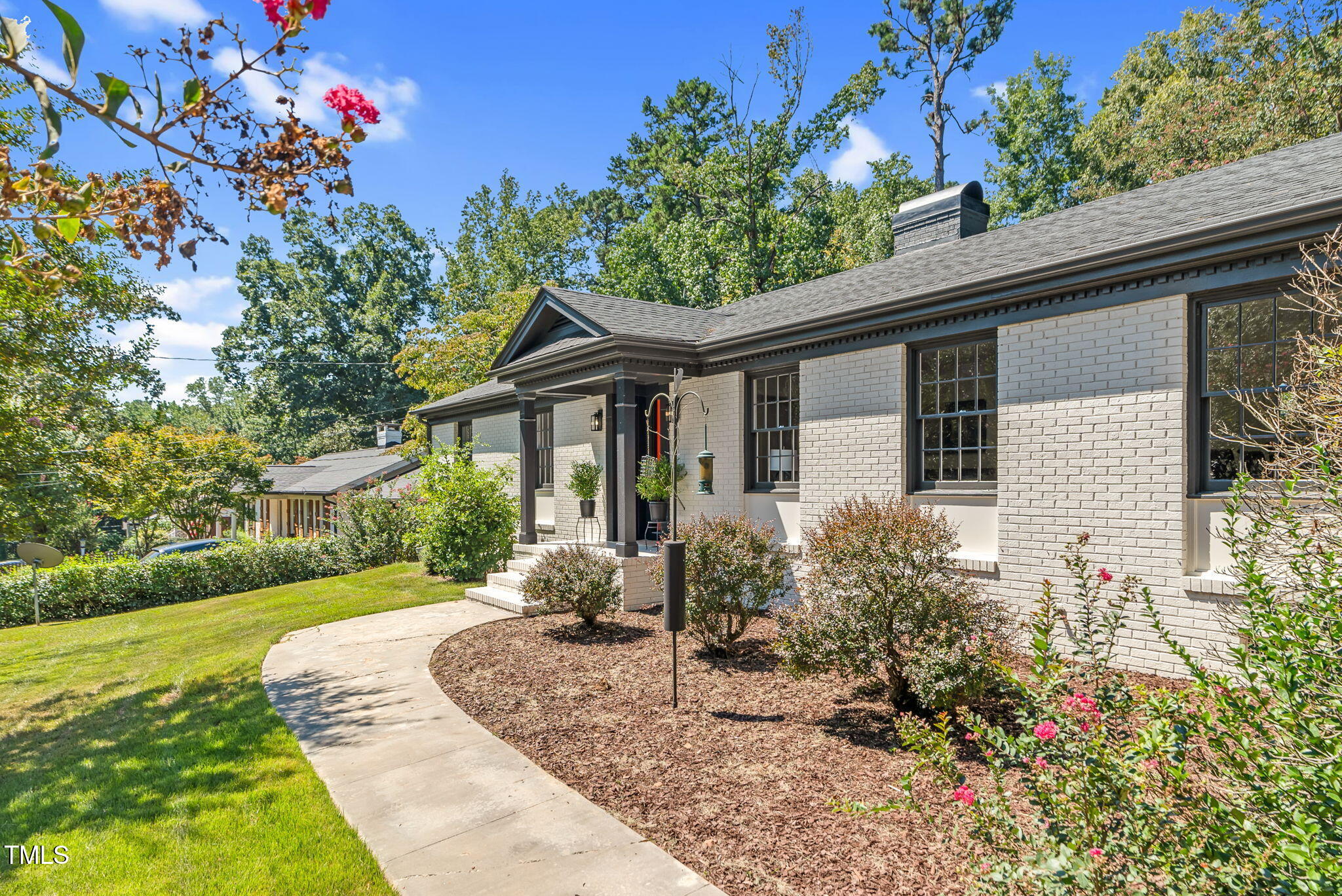 4621 Woodridge Drive