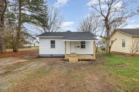1012 E Harnett Street Dunn NC 28334