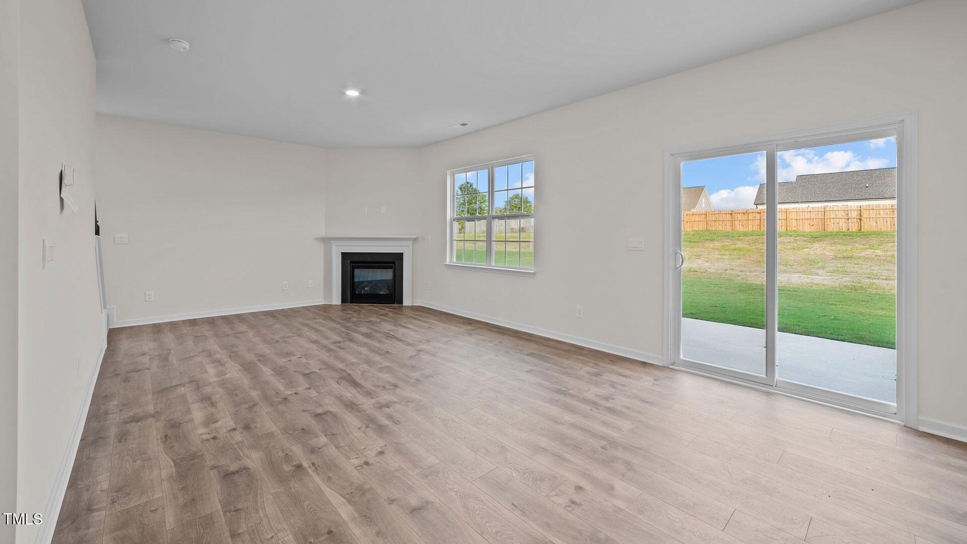 1121 Middlecrest Drive