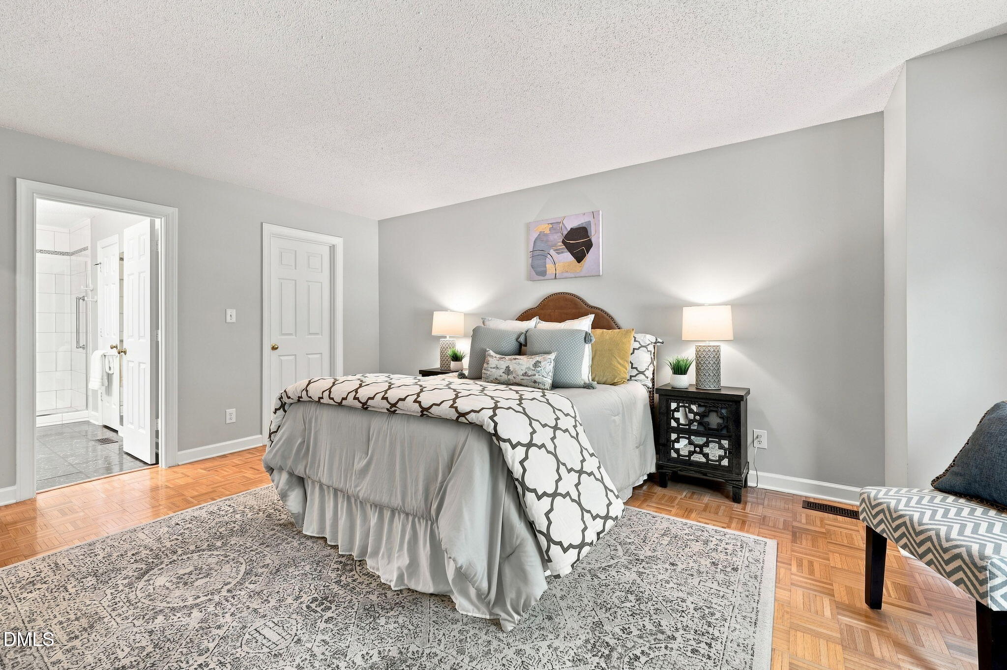 552 Weathersfield