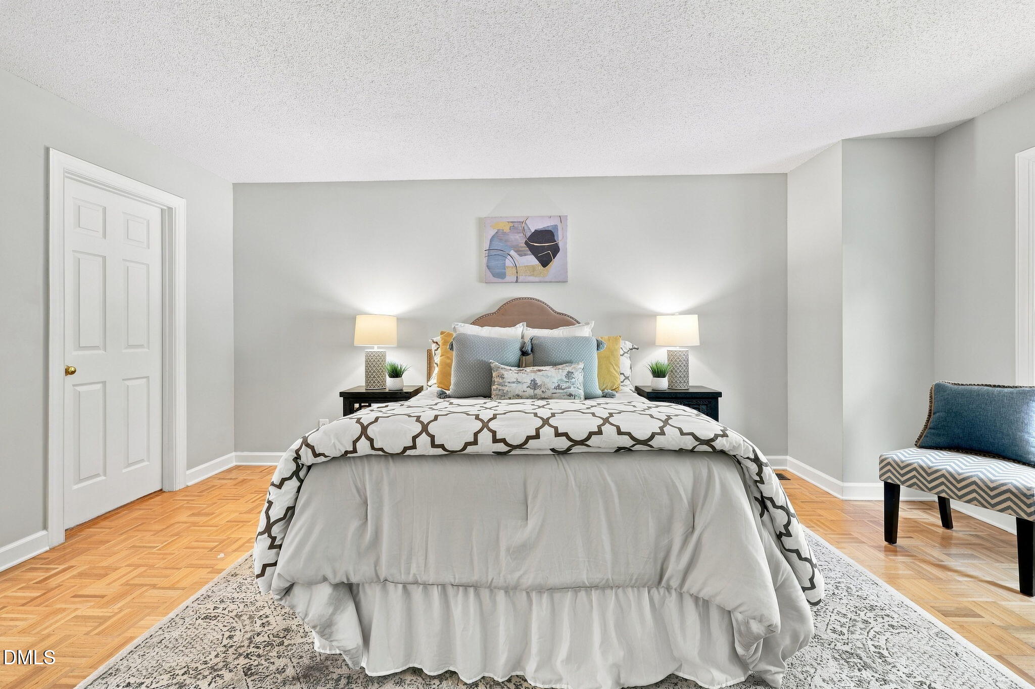 552 Weathersfield