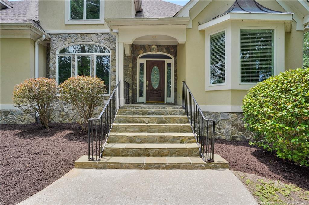 905 Mclean Street