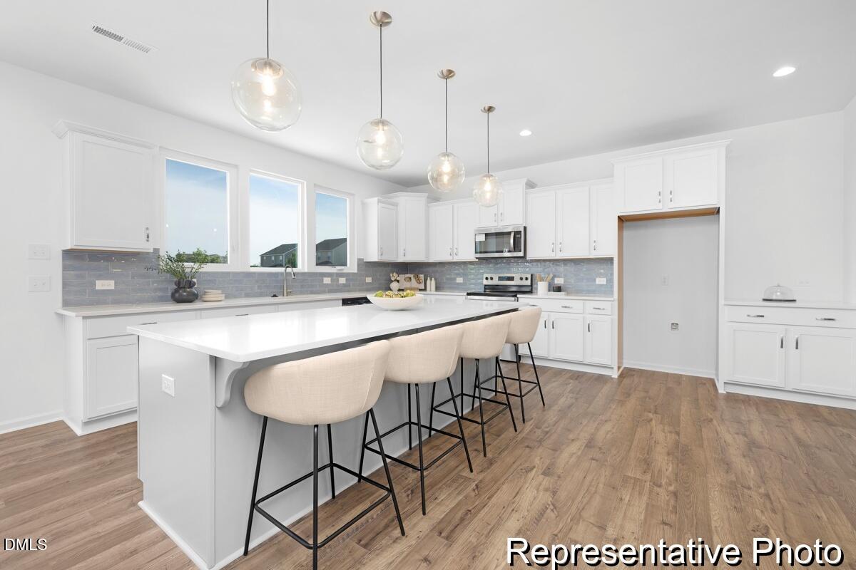 127 S Mule Way 105