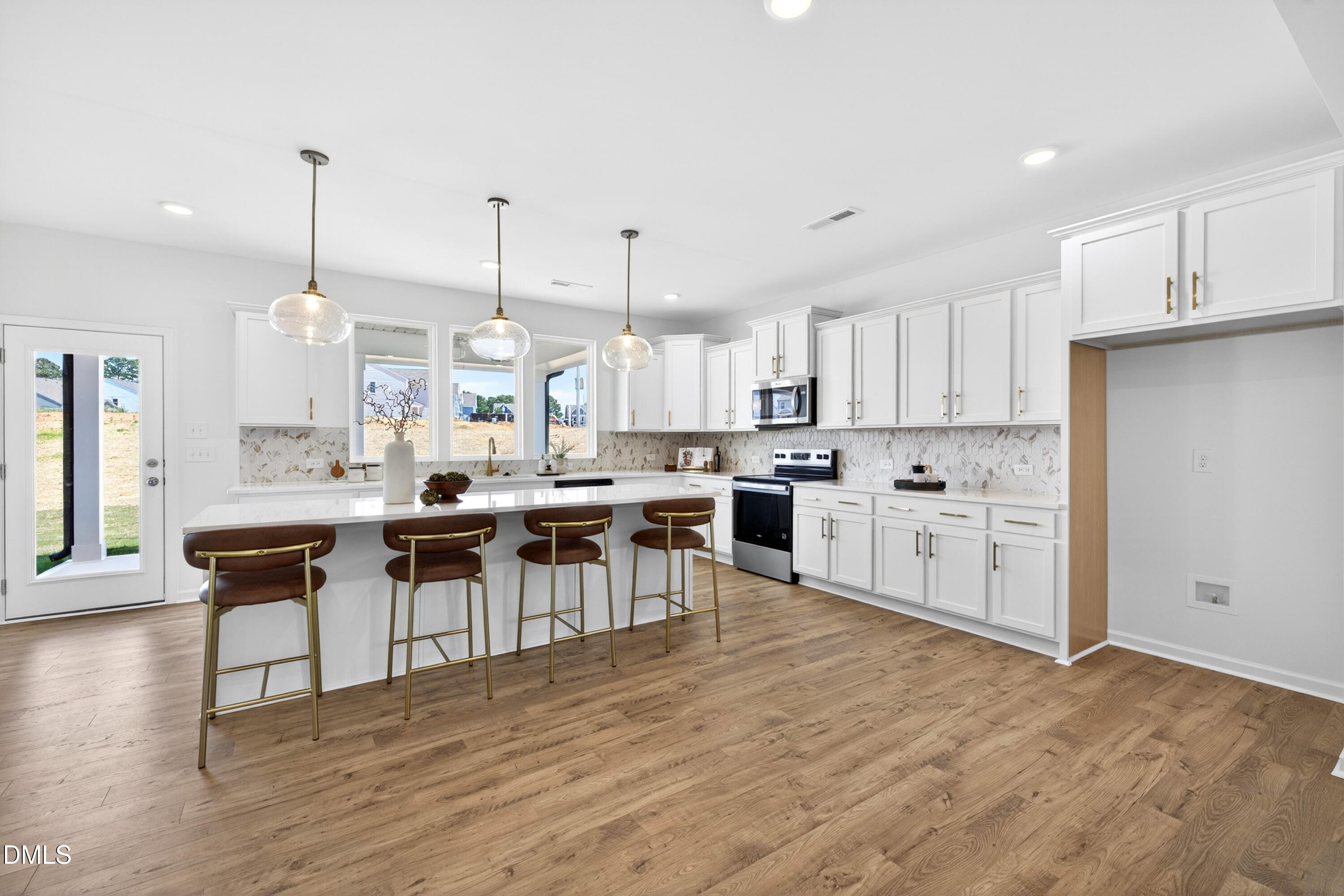 127 S Mule Way 105