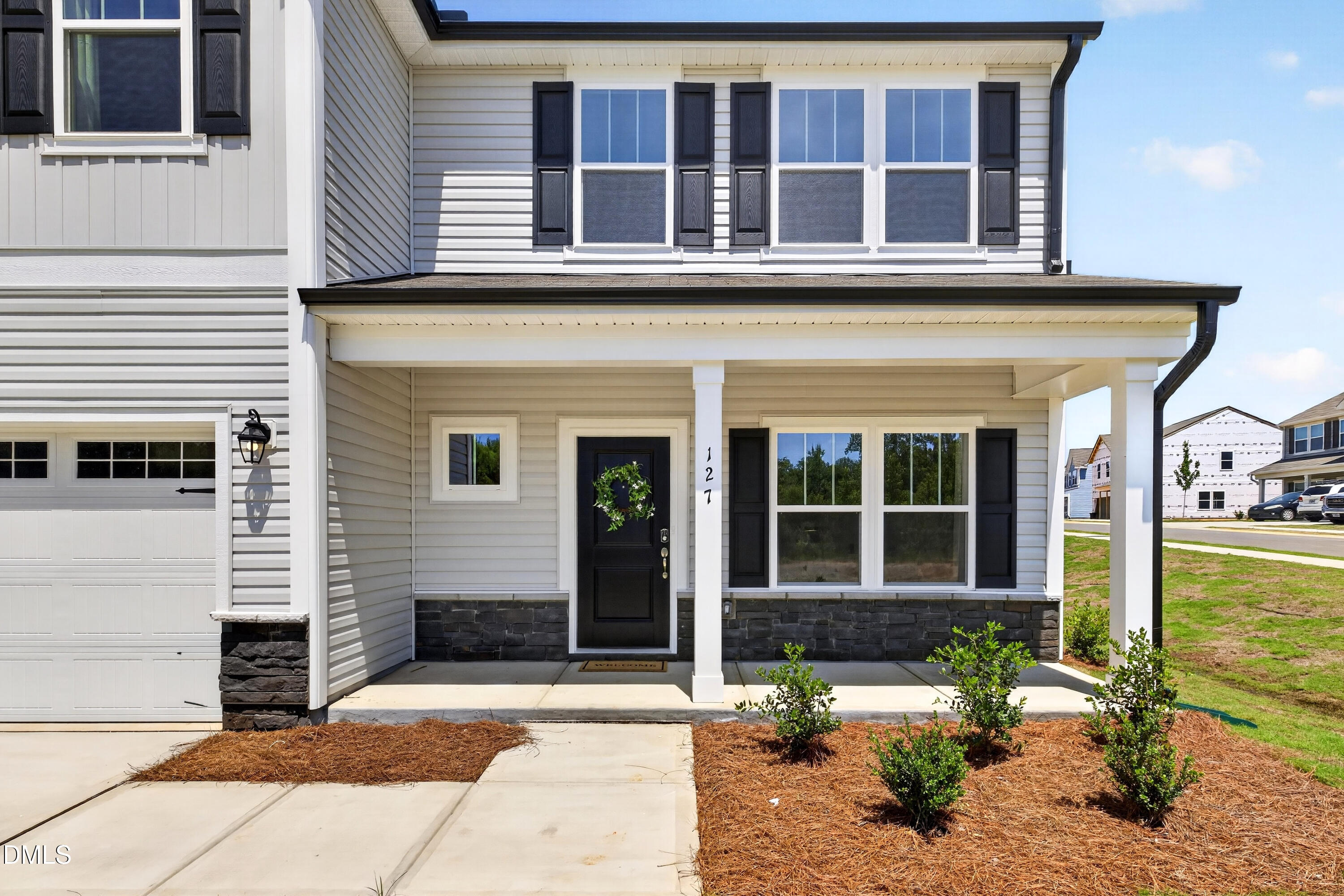 127 S Mule Way 105