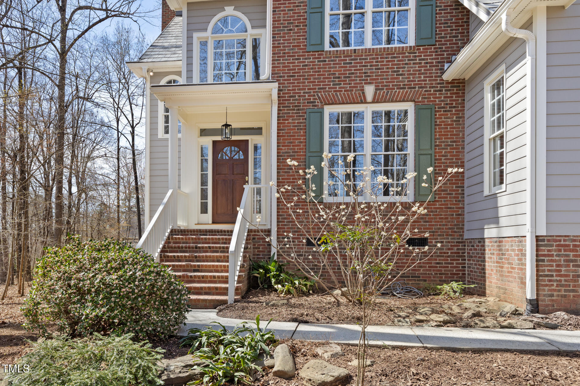 2325 Old Oak Place