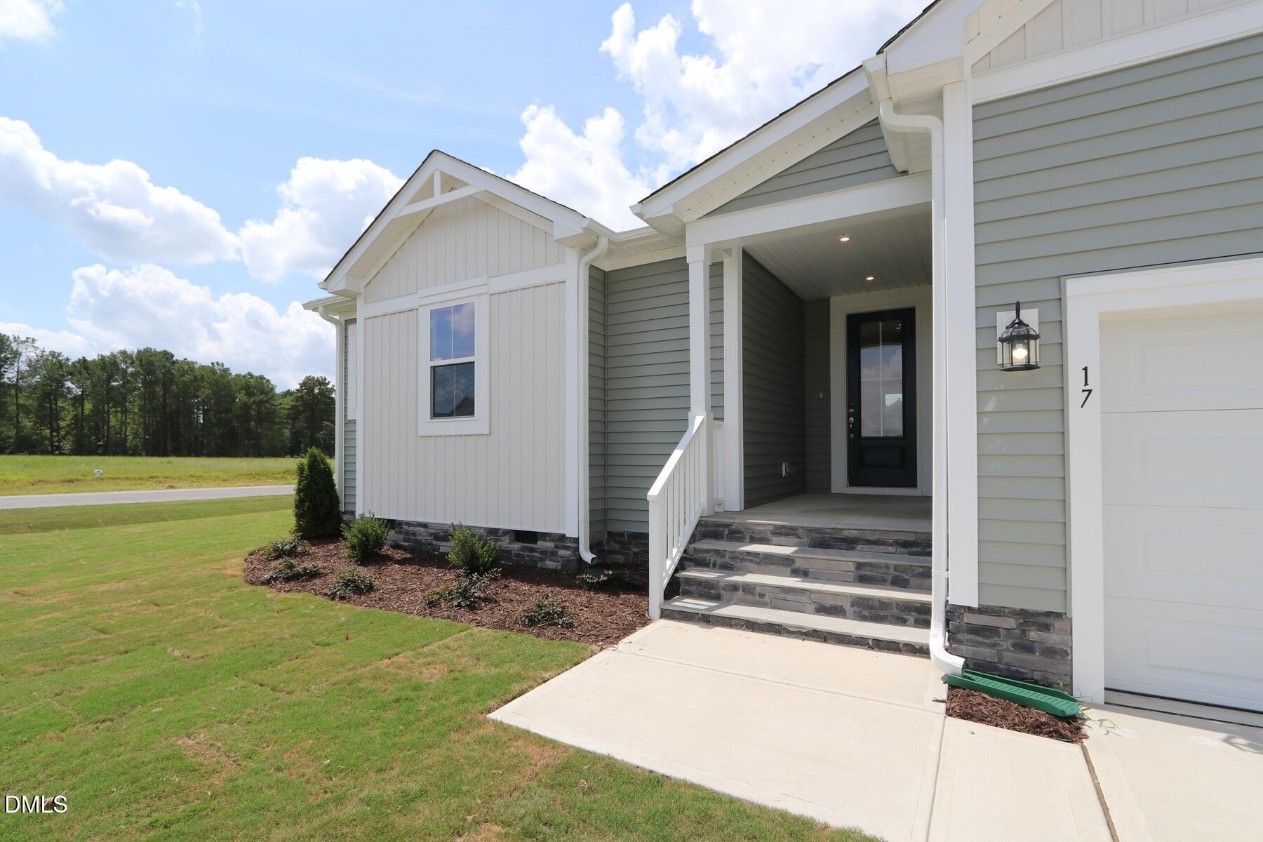 17 Windward Place
