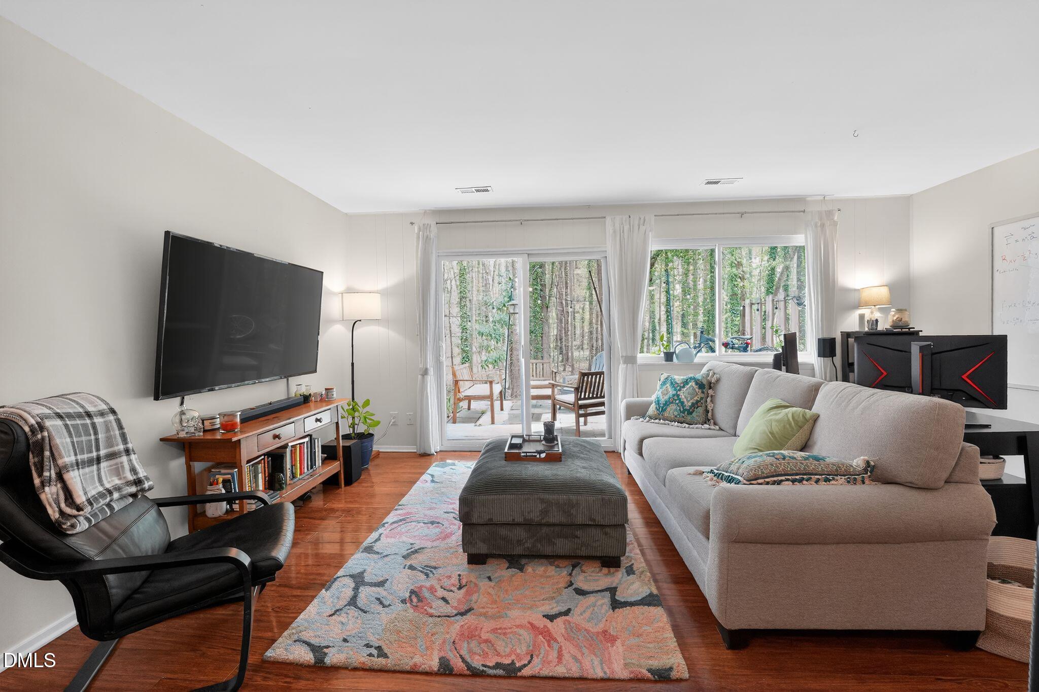 220 Elizabeth Street Apt A15