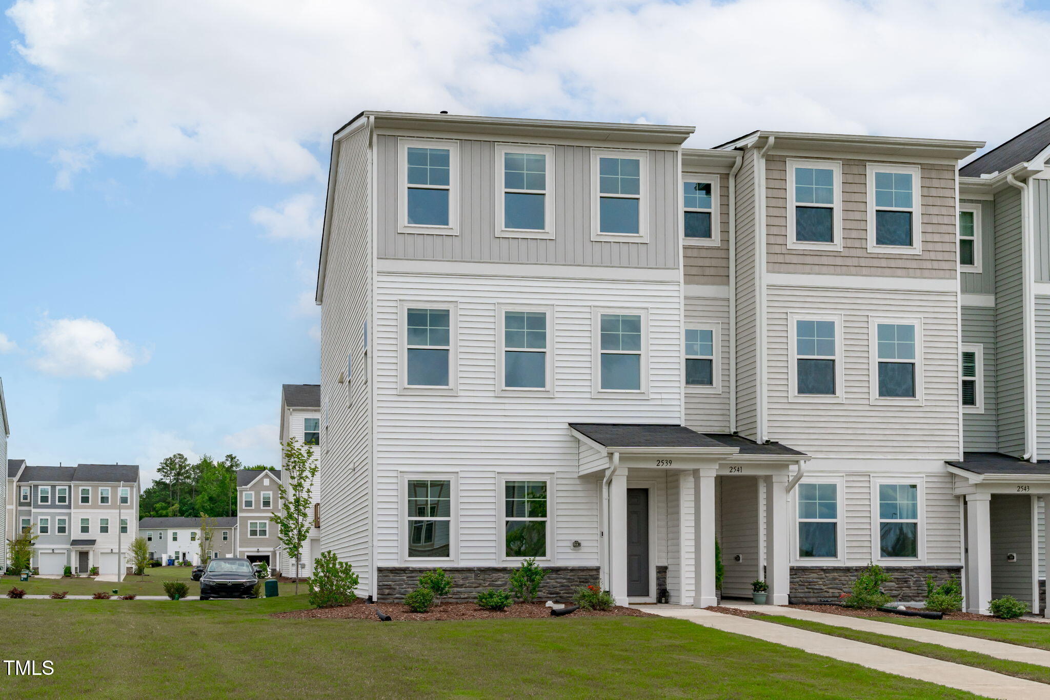2539 Kasota Lane