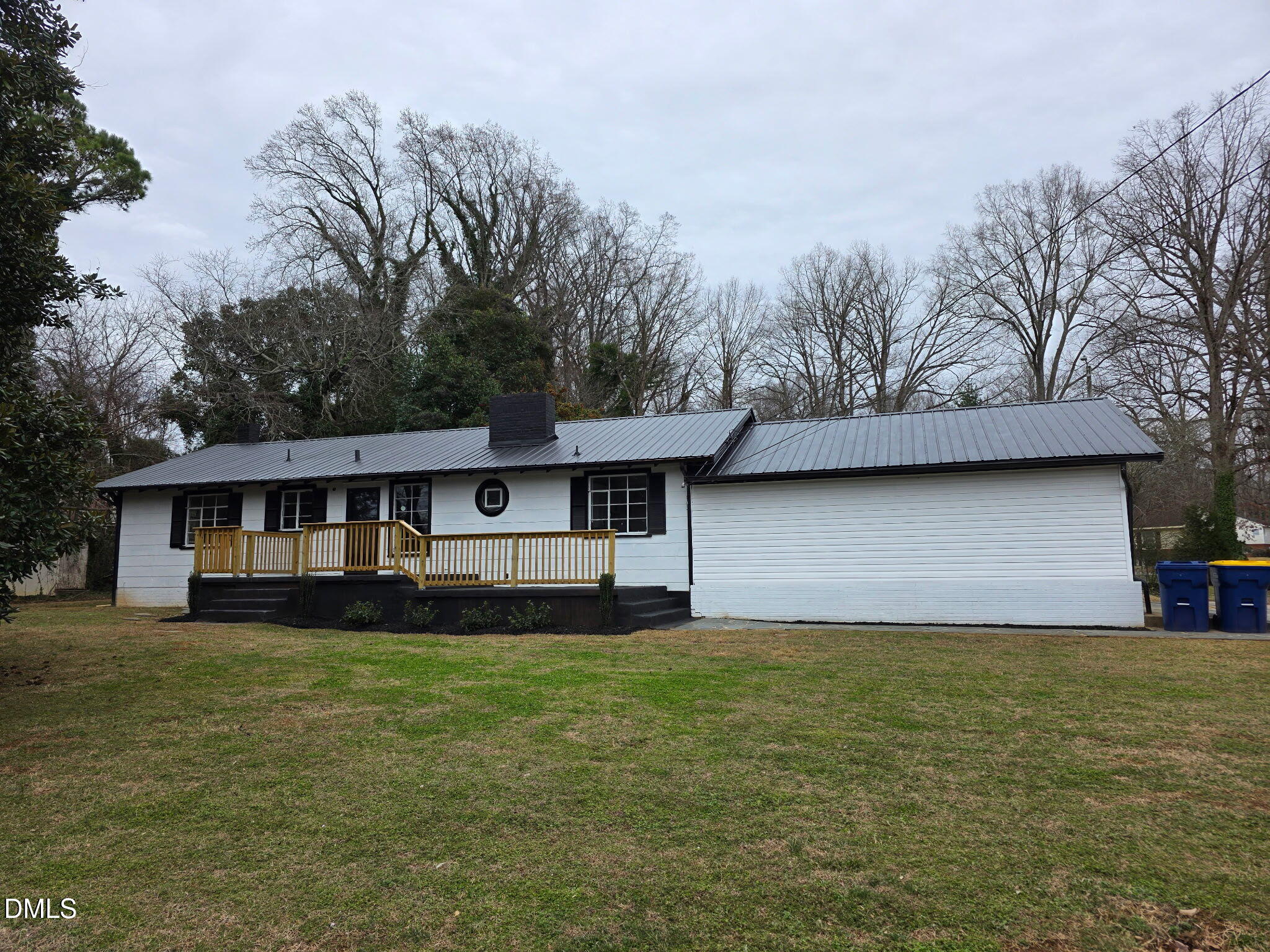 519 W Raleigh Street