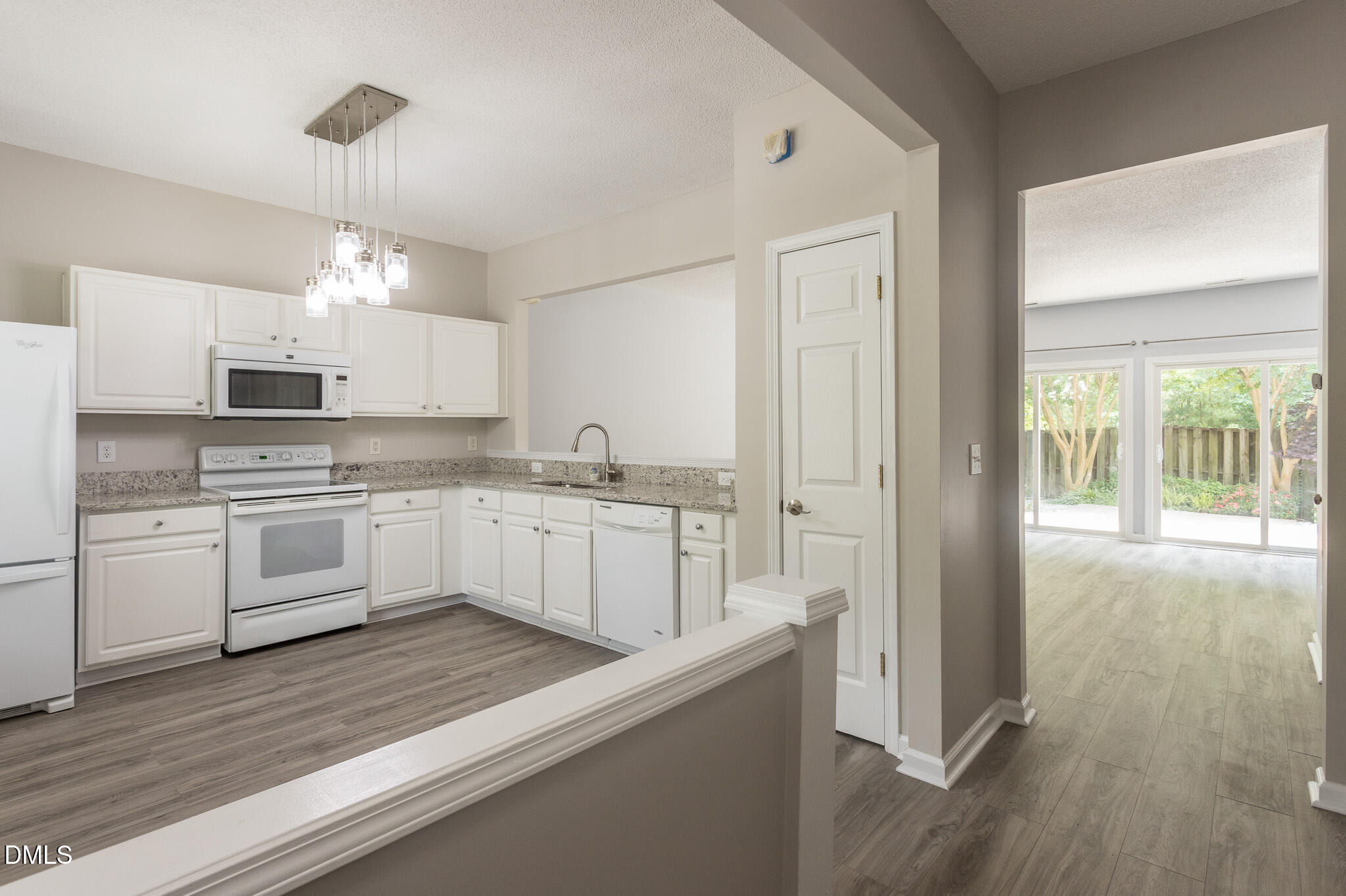 113 Sterling Oaks Court