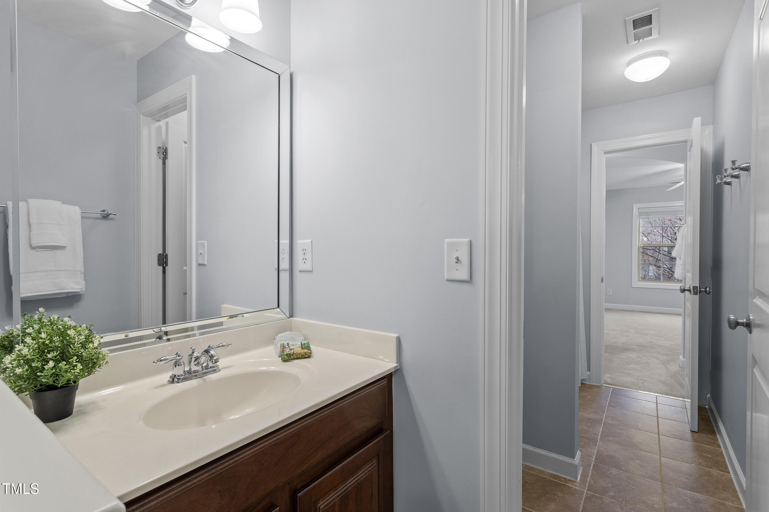 Cary, North Carolina 27519, United States, 4 Bedrooms Bedrooms, ,4 BathroomsBathrooms,Residential,Pending,5077