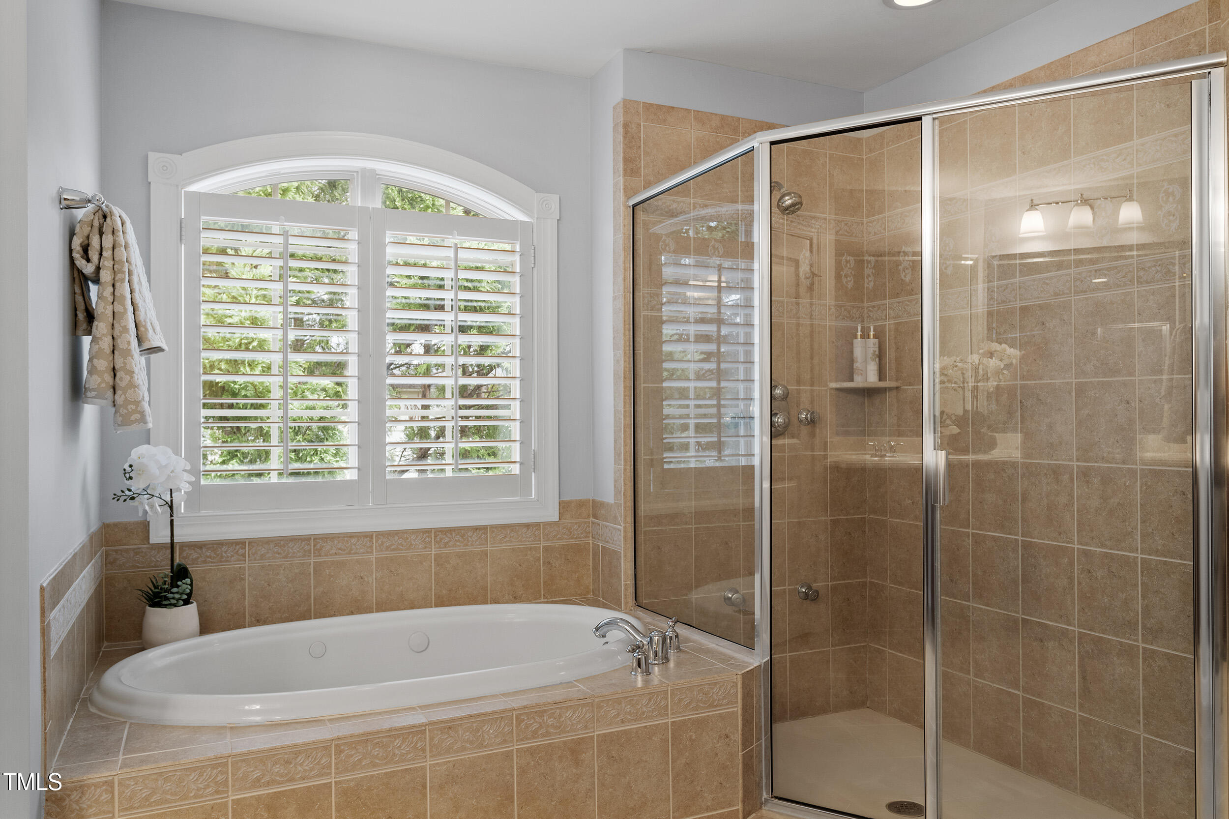 Cary, North Carolina 27519, United States, 4 Bedrooms Bedrooms, ,4 BathroomsBathrooms,Residential,Pending,5077