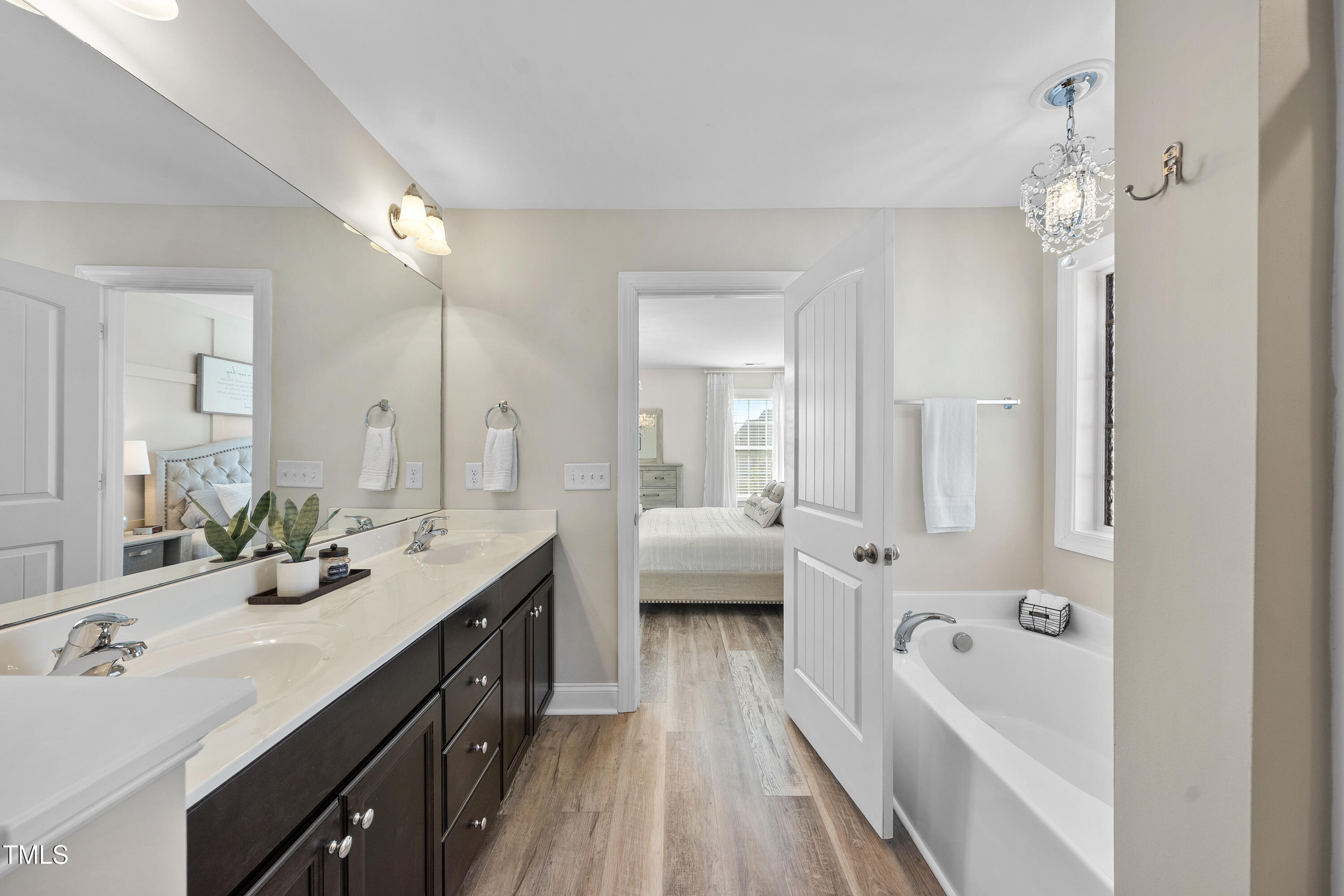 Fuquay Varina, North Carolina 27526, United States, 4 Bedrooms Bedrooms, ,3 BathroomsBathrooms,Residential,Active,78904