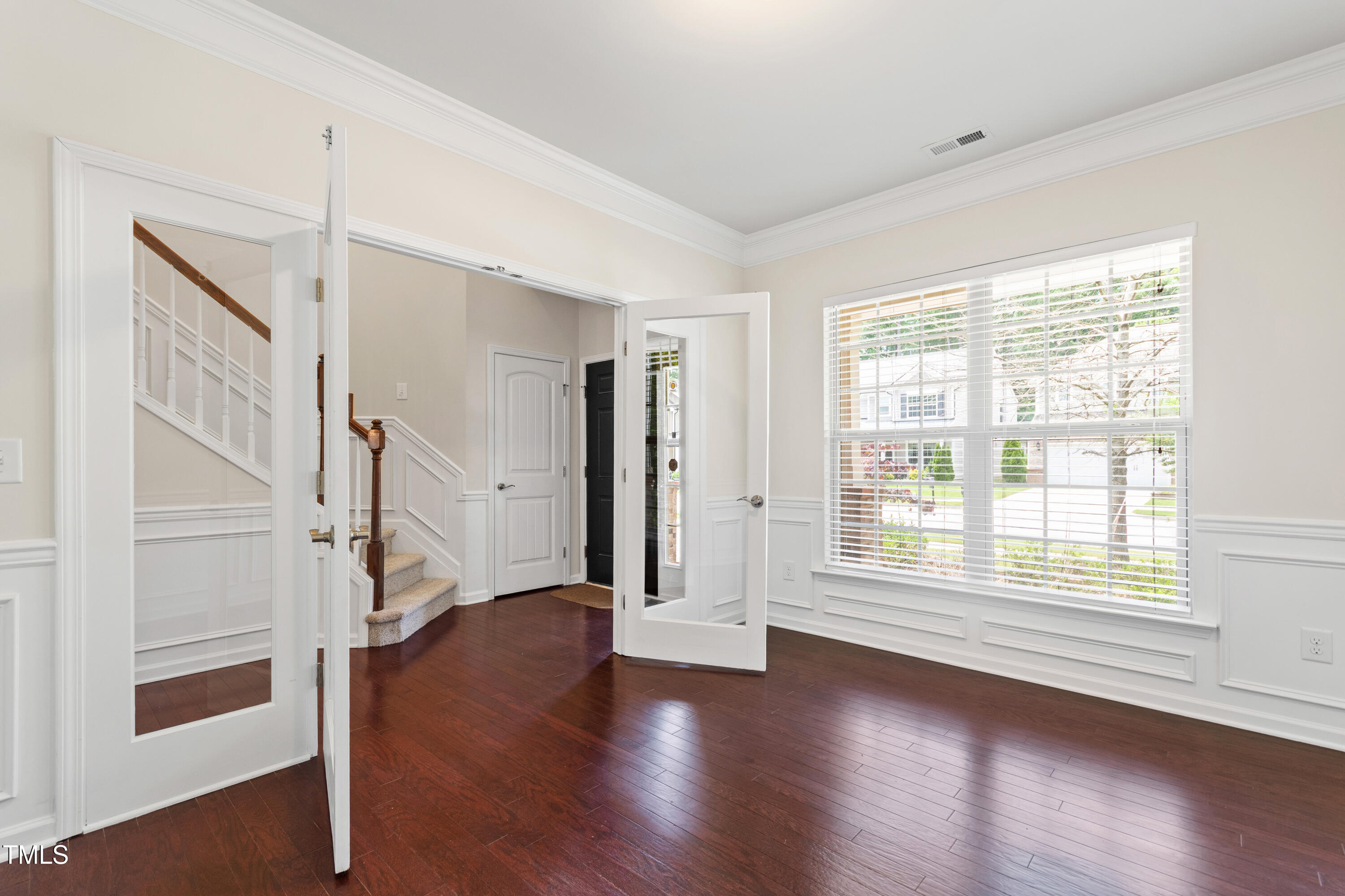 1320 Cozy Oak Avenue