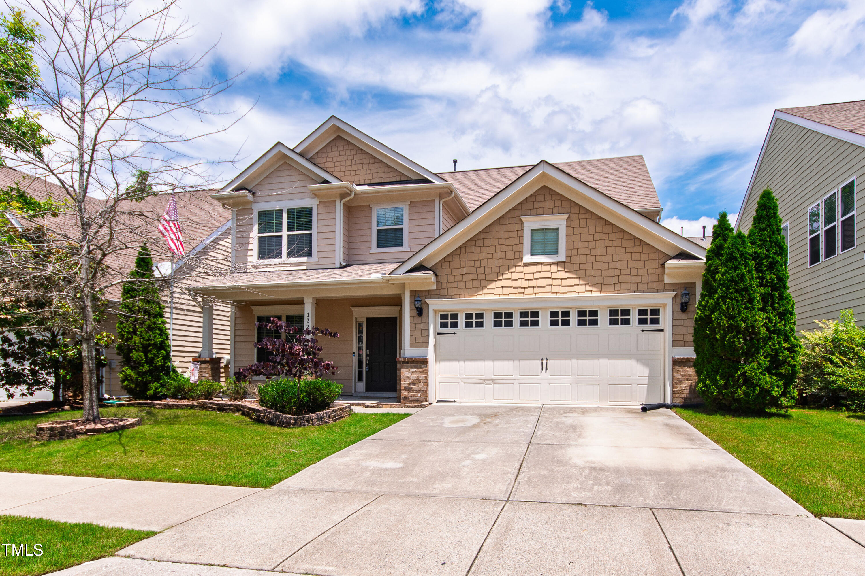 1320 Cozy Oak Avenue