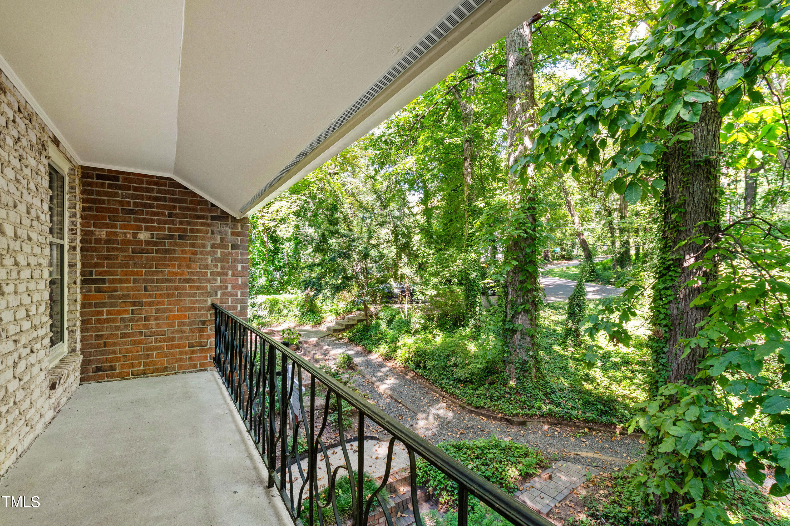 409 Smith Avenue 102