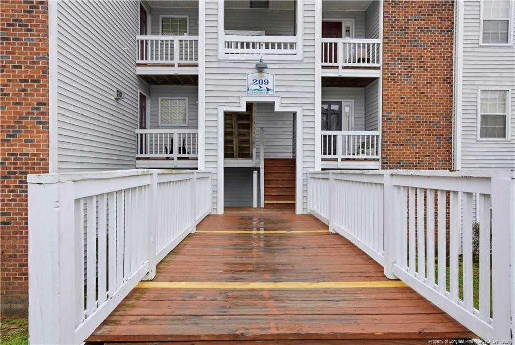 209 apt 6 Waterdown Drive 6