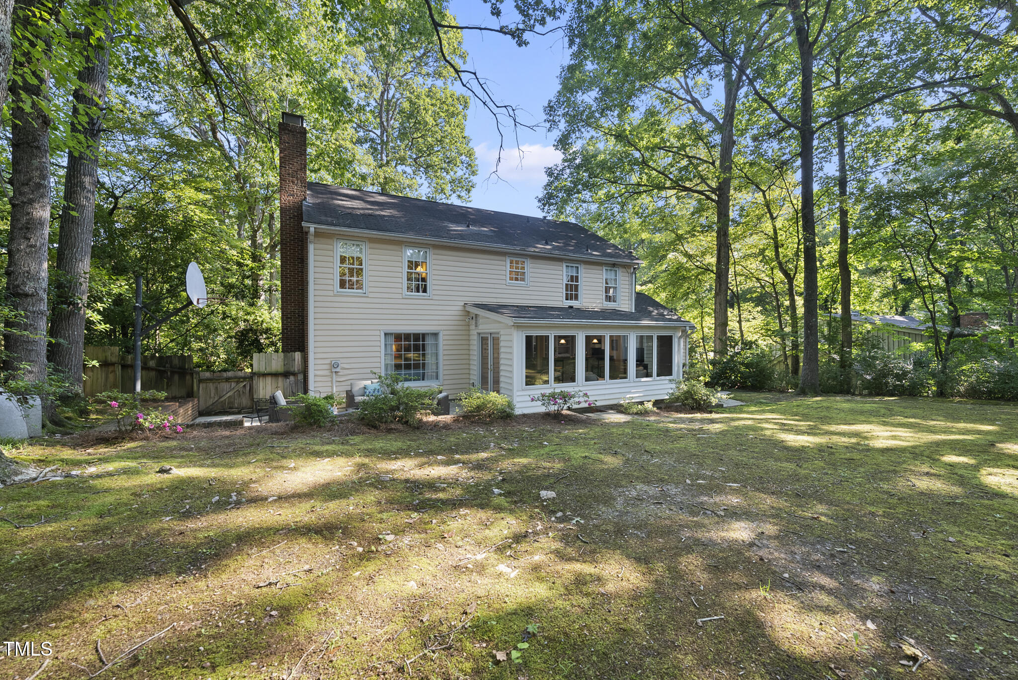 Raleigh, North Carolina 27612, United States, 4 Bedrooms Bedrooms, ,3 BathroomsBathrooms,Residential,Pending,102447