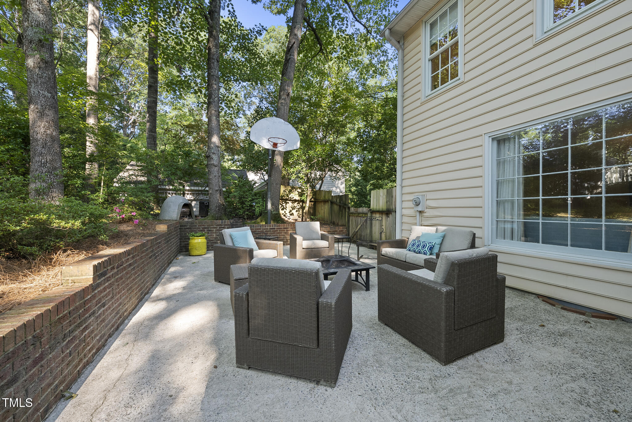 Raleigh, North Carolina 27612, United States, 4 Bedrooms Bedrooms, ,3 BathroomsBathrooms,Residential,Pending,102447