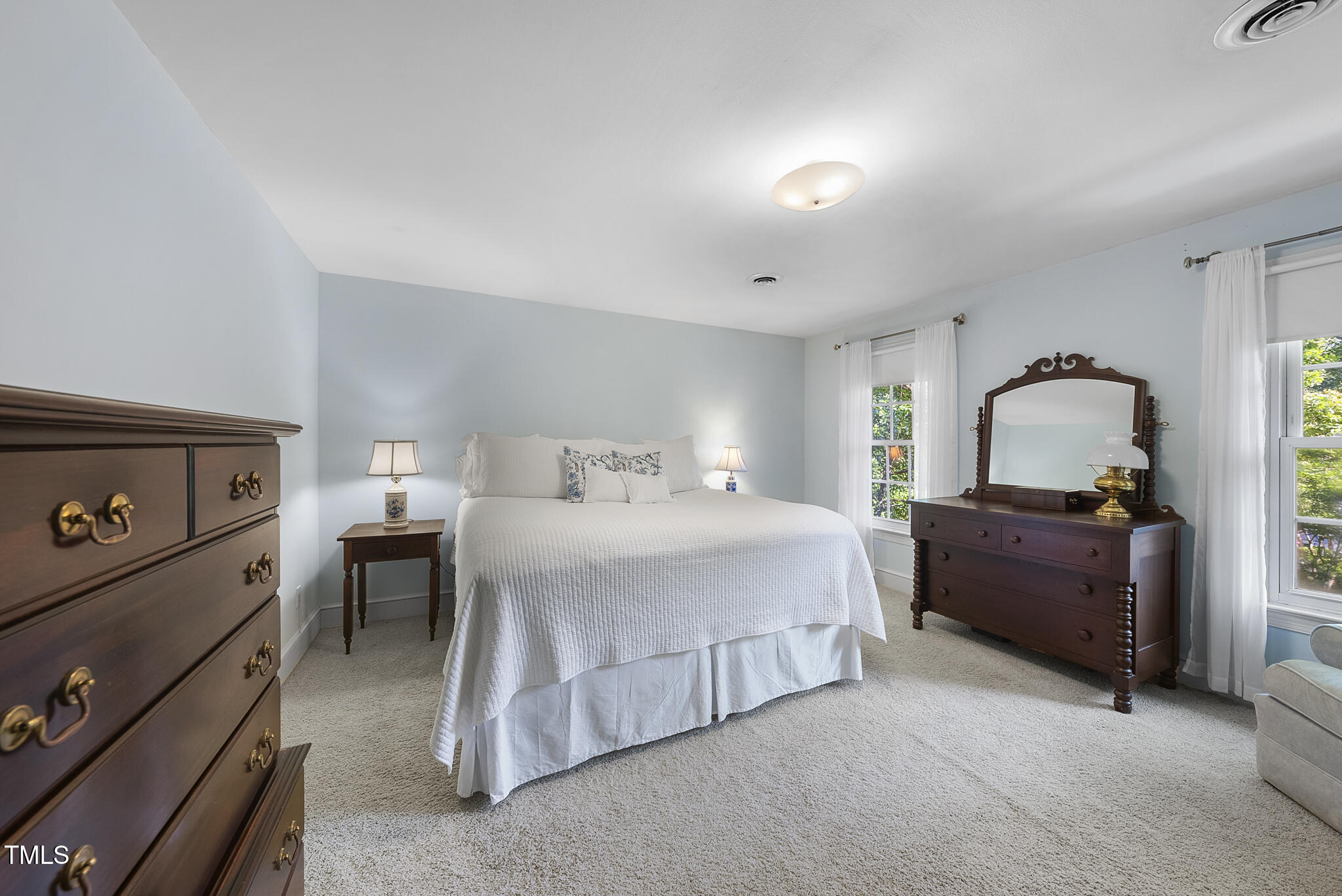 Raleigh, North Carolina 27612, United States, 4 Bedrooms Bedrooms, ,3 BathroomsBathrooms,Residential,Pending,102447