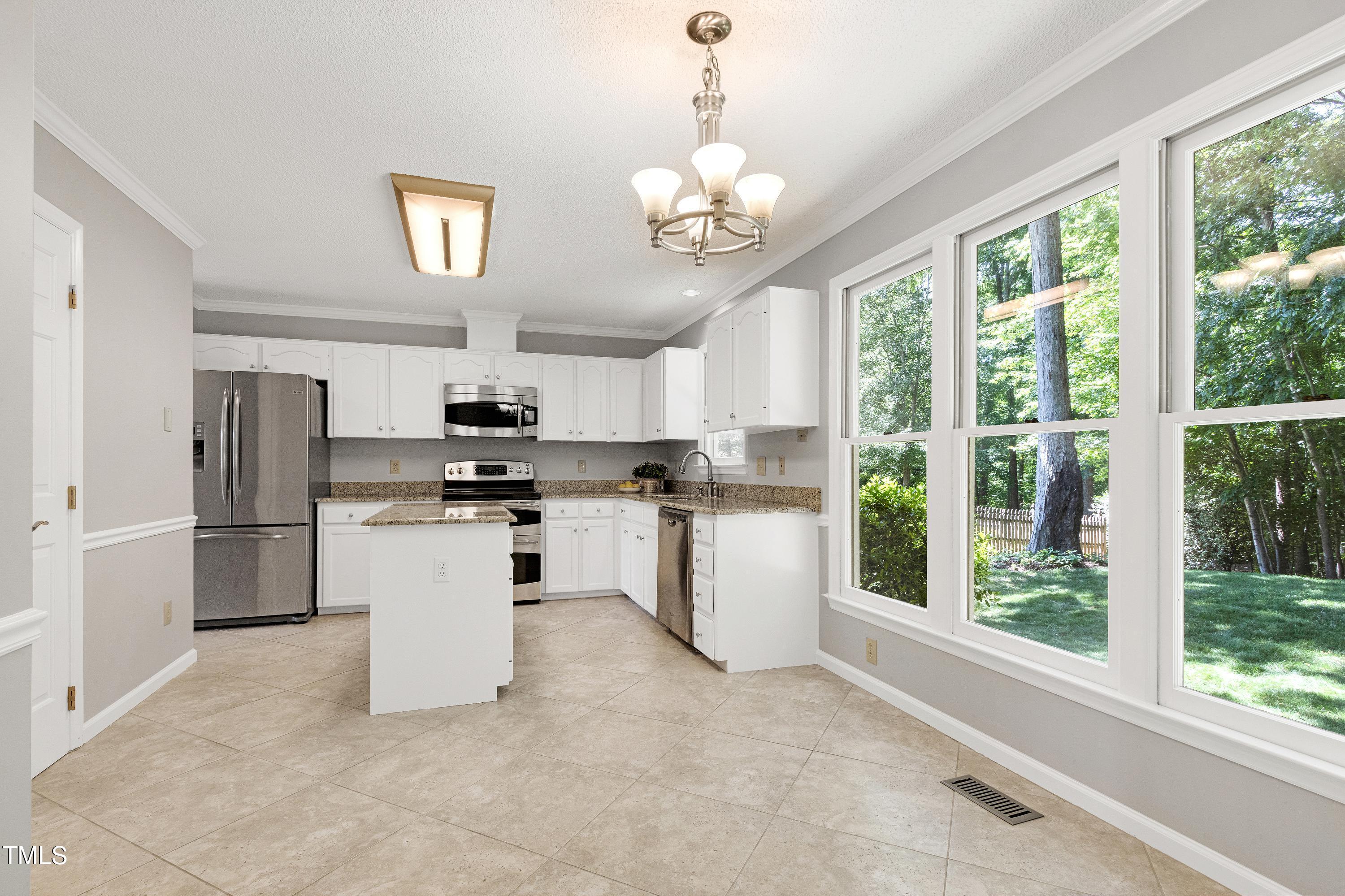 300 Silvercliff Trail