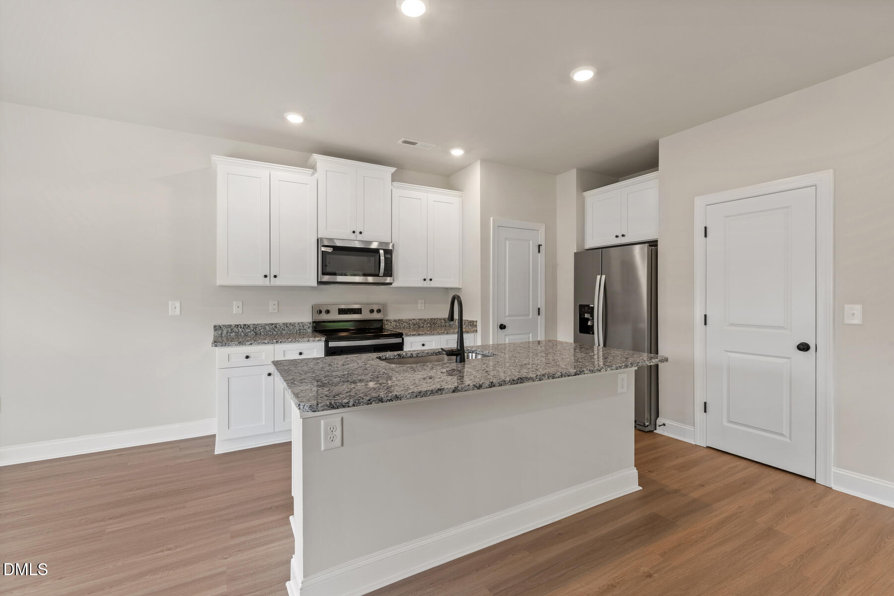 1001 Rhino Bend