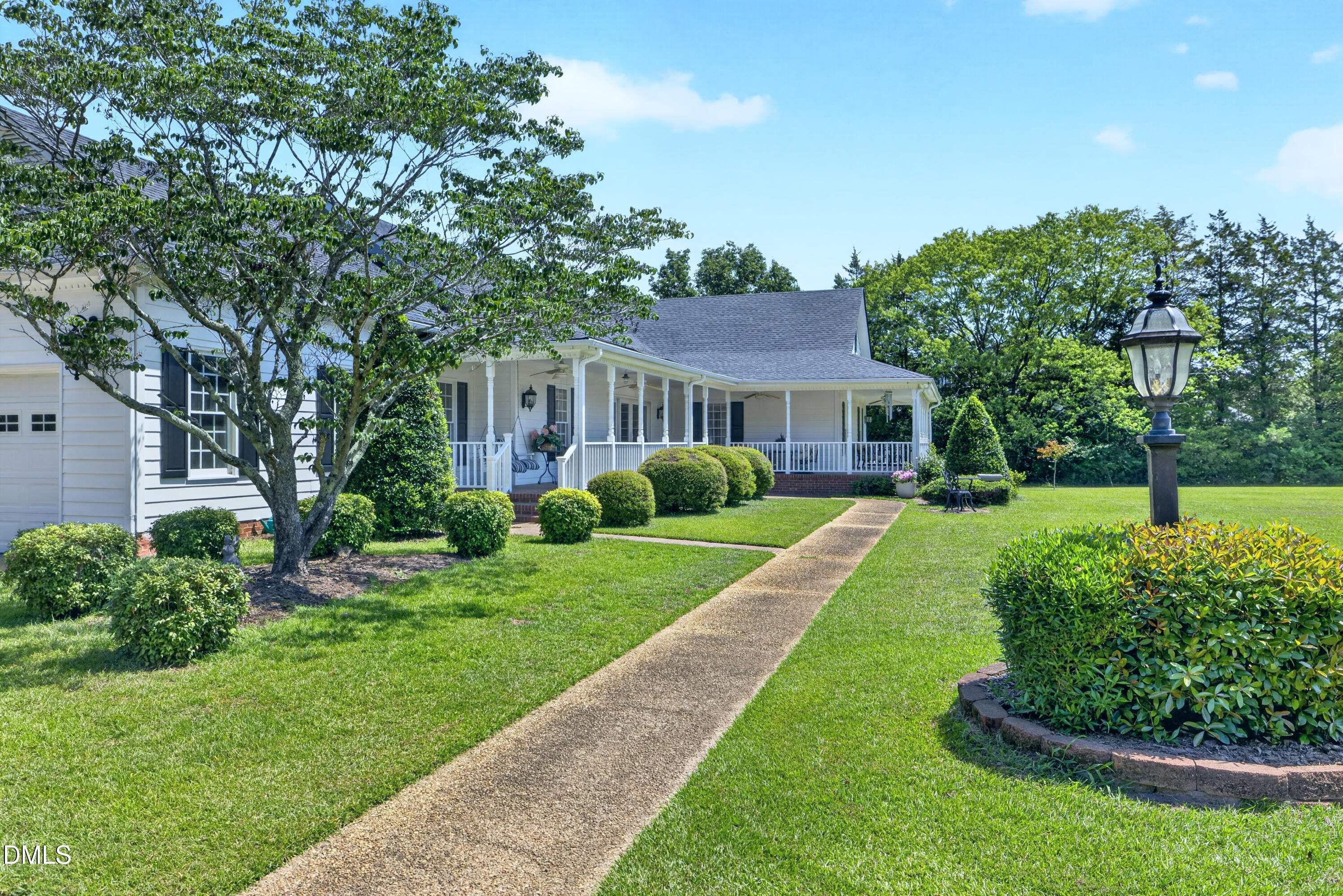 606 Country Lane