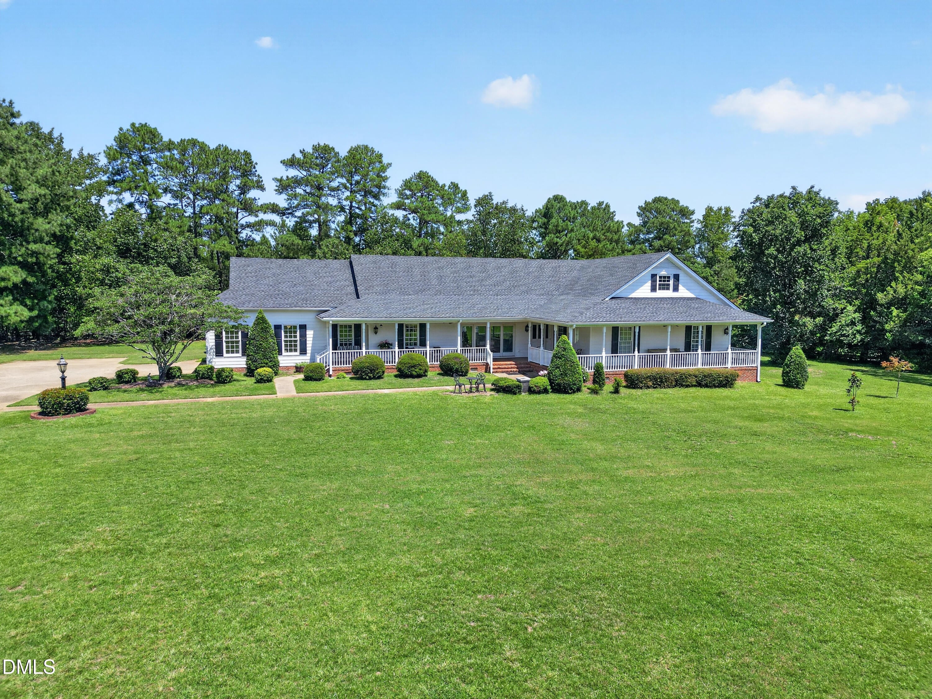 606 Country Lane