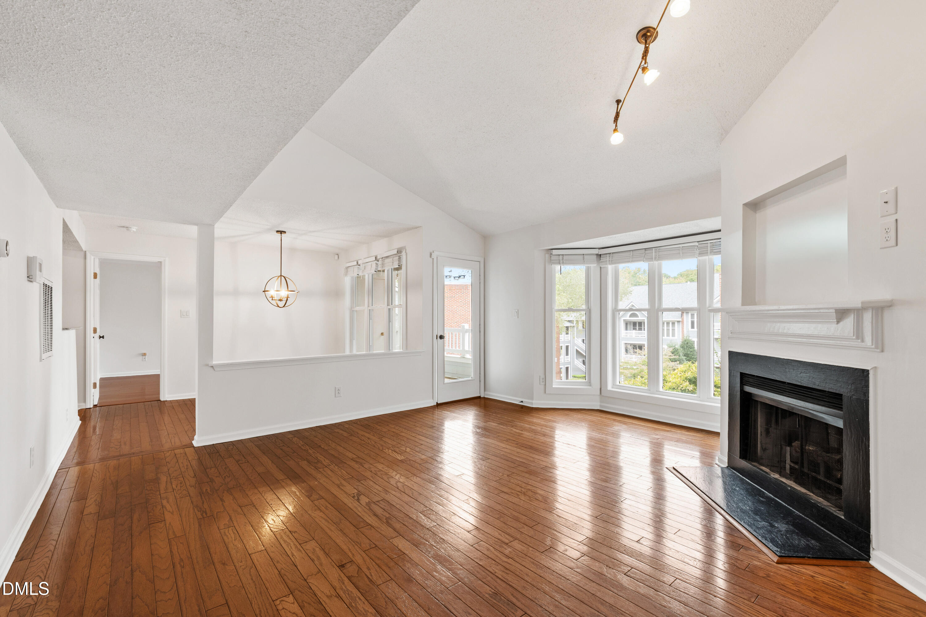 911 Washington Street 301