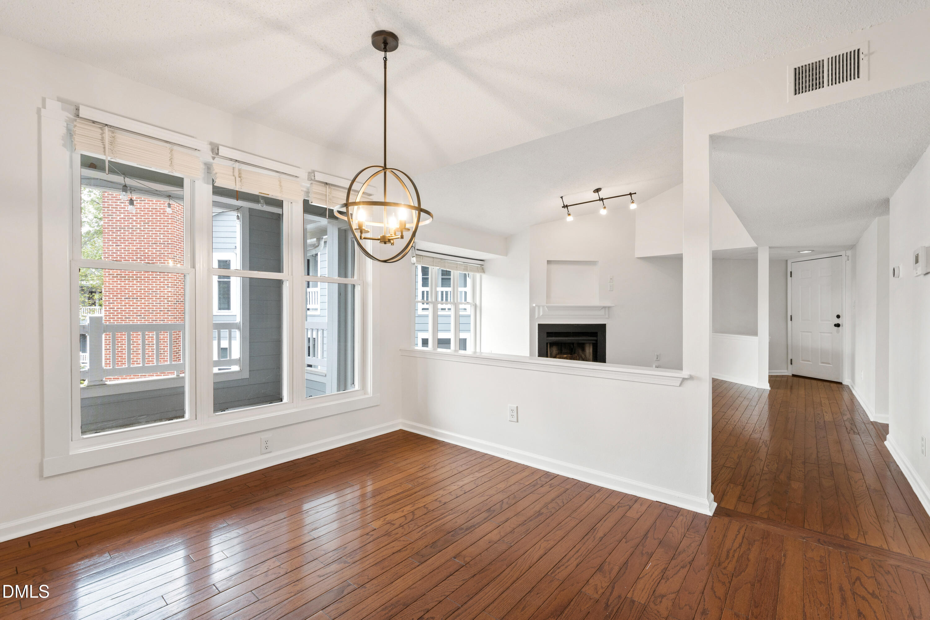 911 Washington Street 301