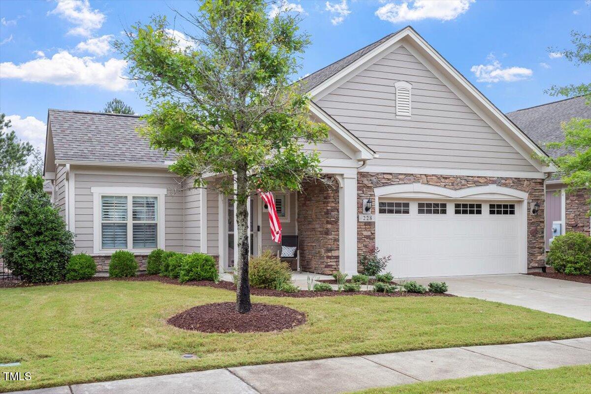 228 Ellisview Drive