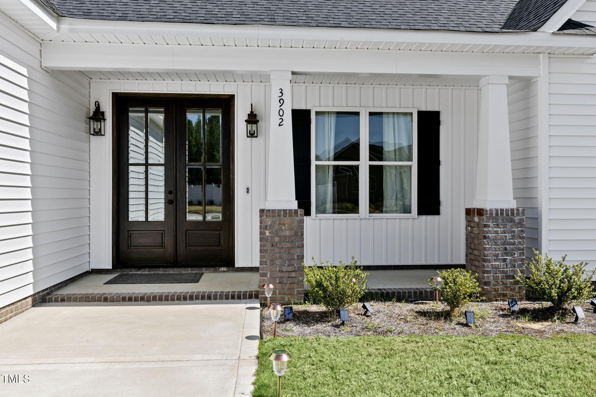3902 Redbay Lane