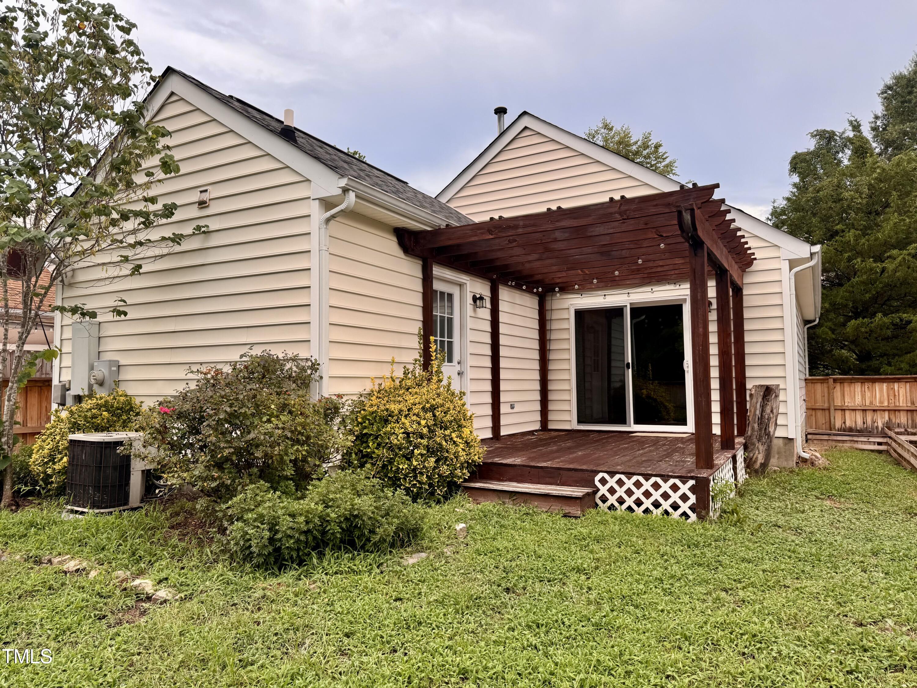 6304 Forest Ridge Drive