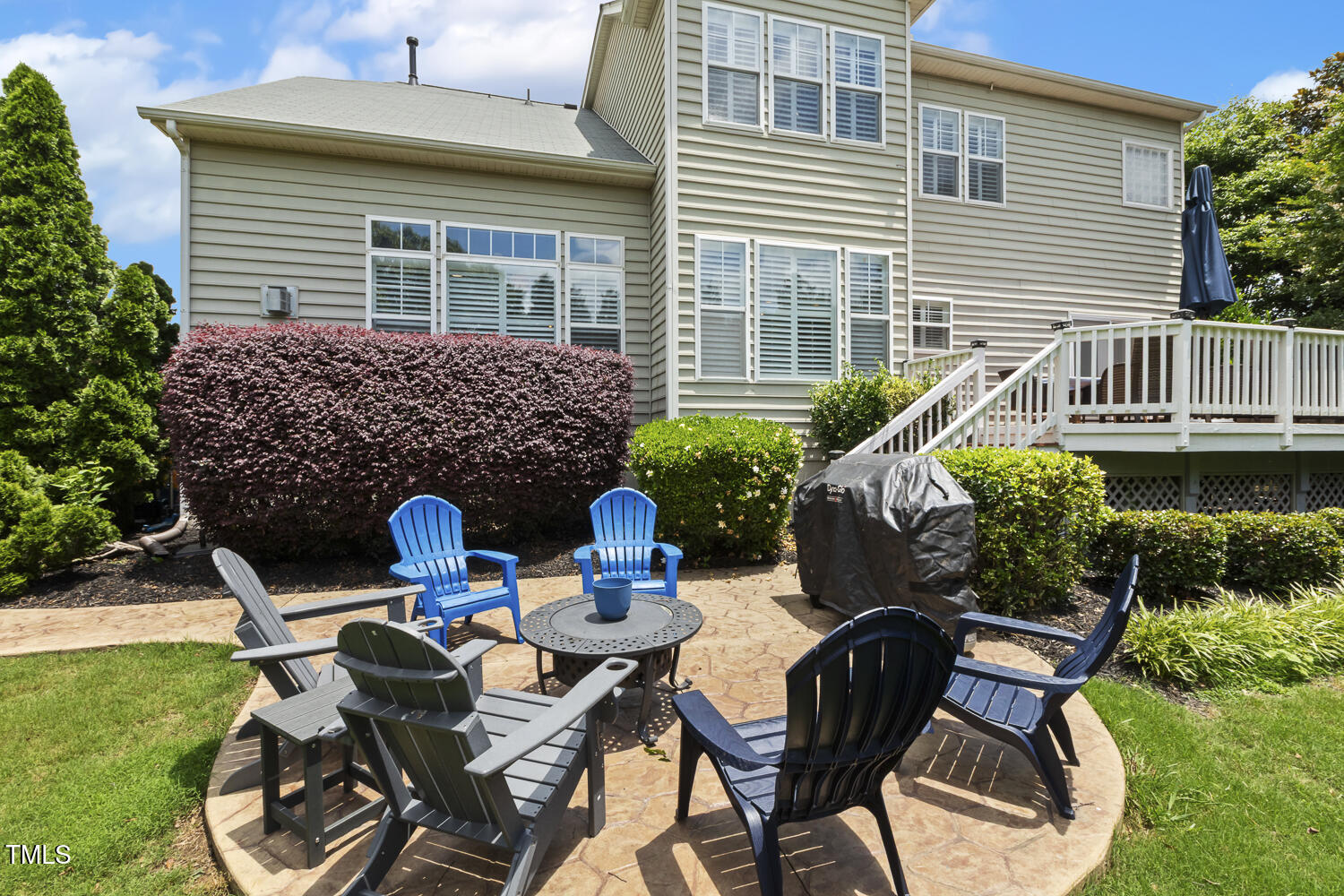 5516 Colonial Oaks Drive