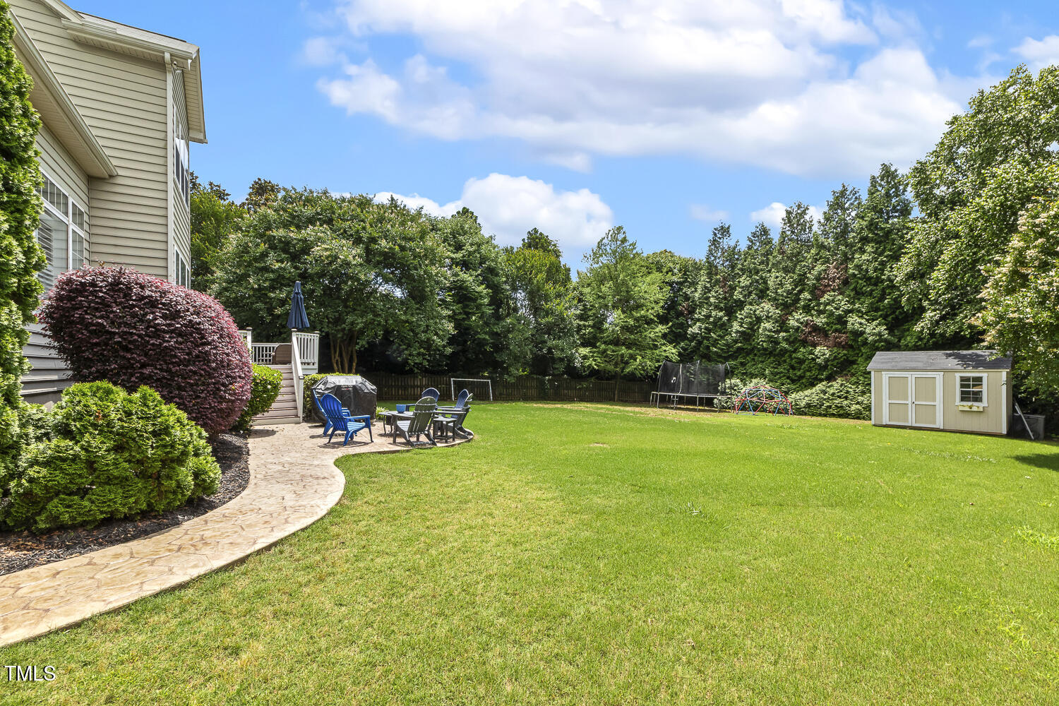 5516 Colonial Oaks Drive