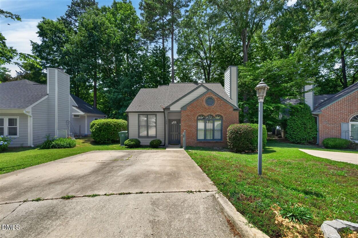 105 Ellsworth Place