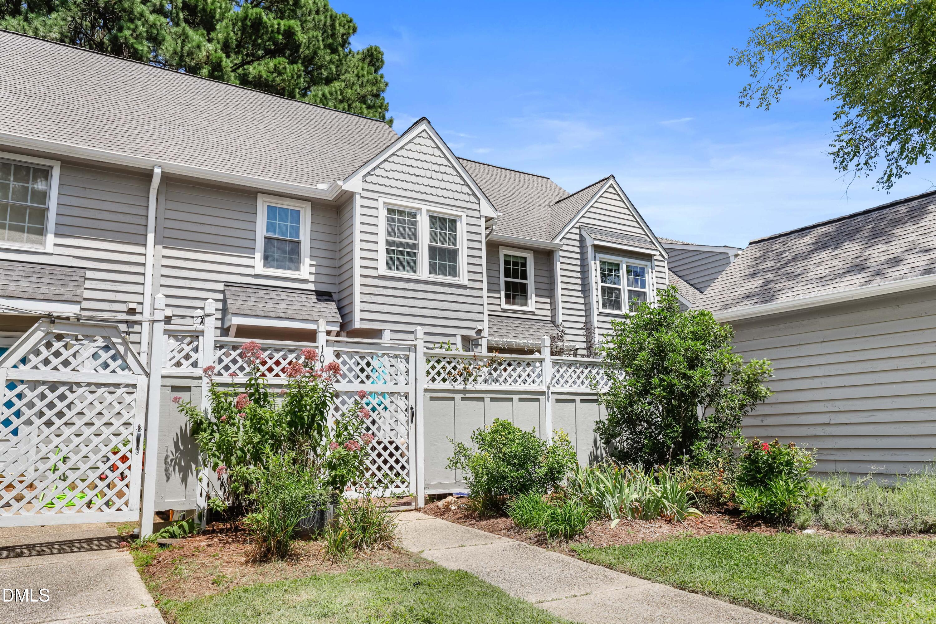 104 Lakewater Drive
