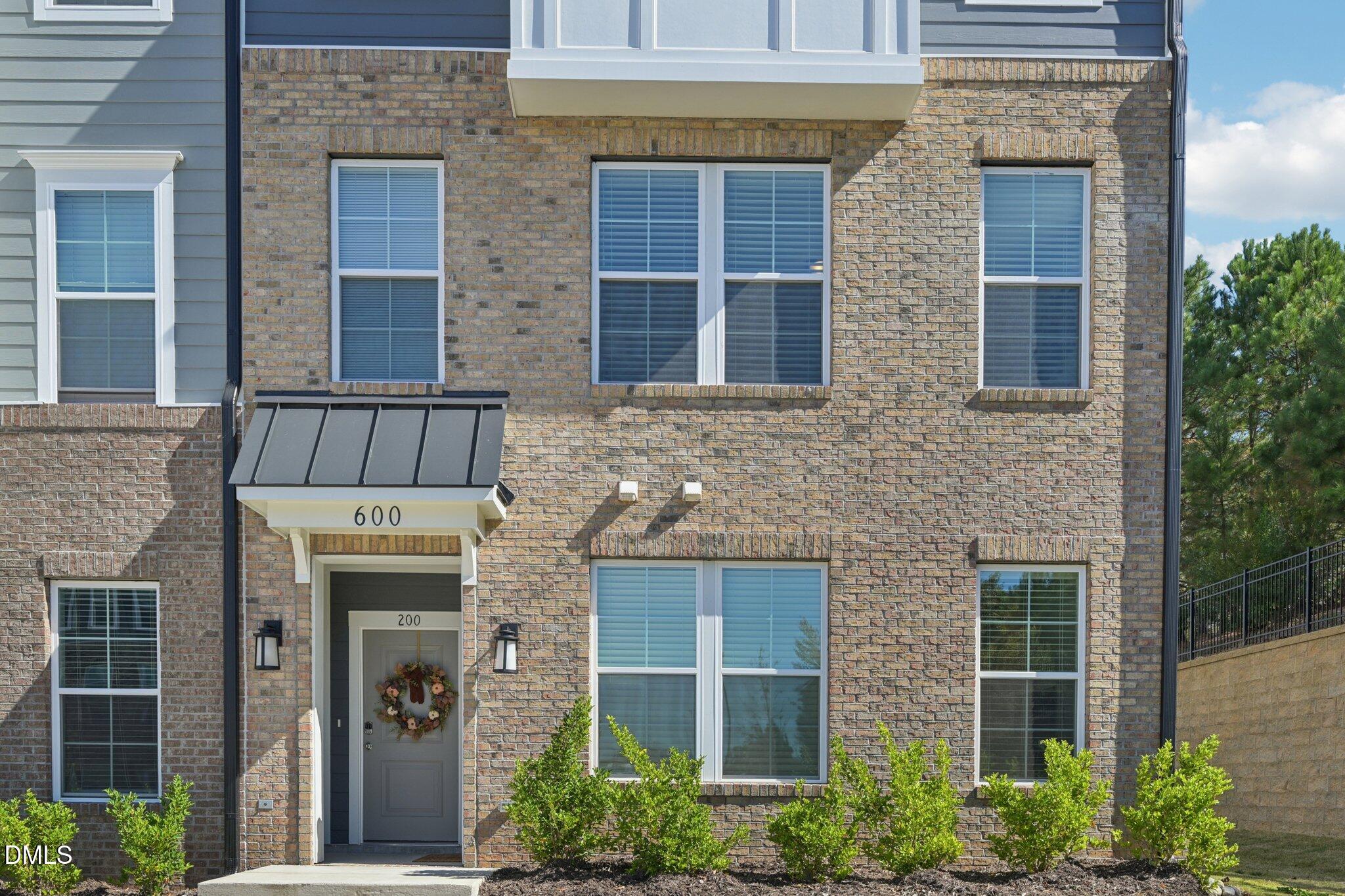 600 Market Grove Drive 100