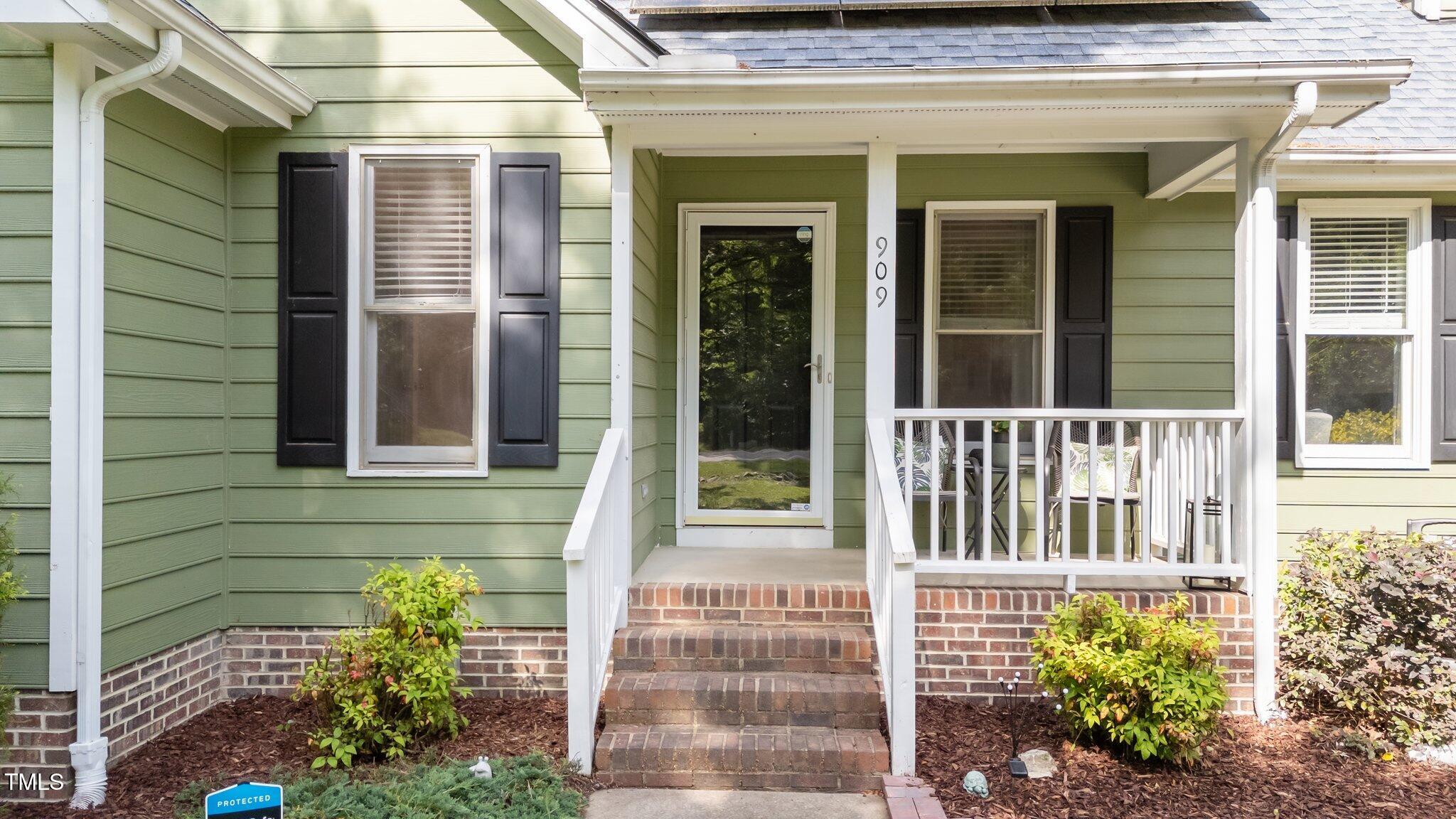 909 Alderleaf Drive