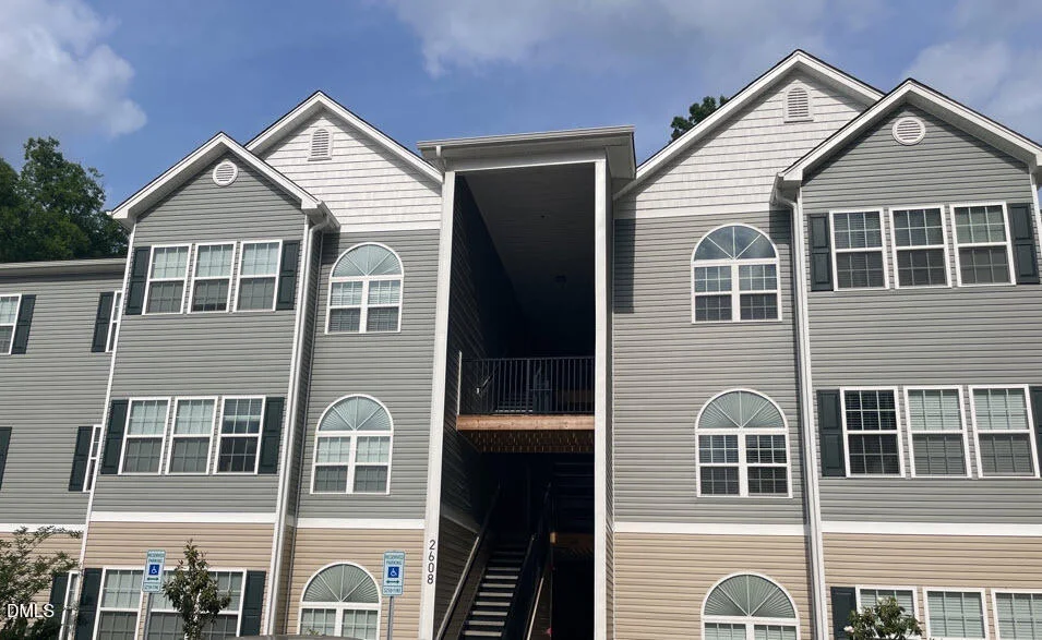 2608 Pennoak Way Unit H