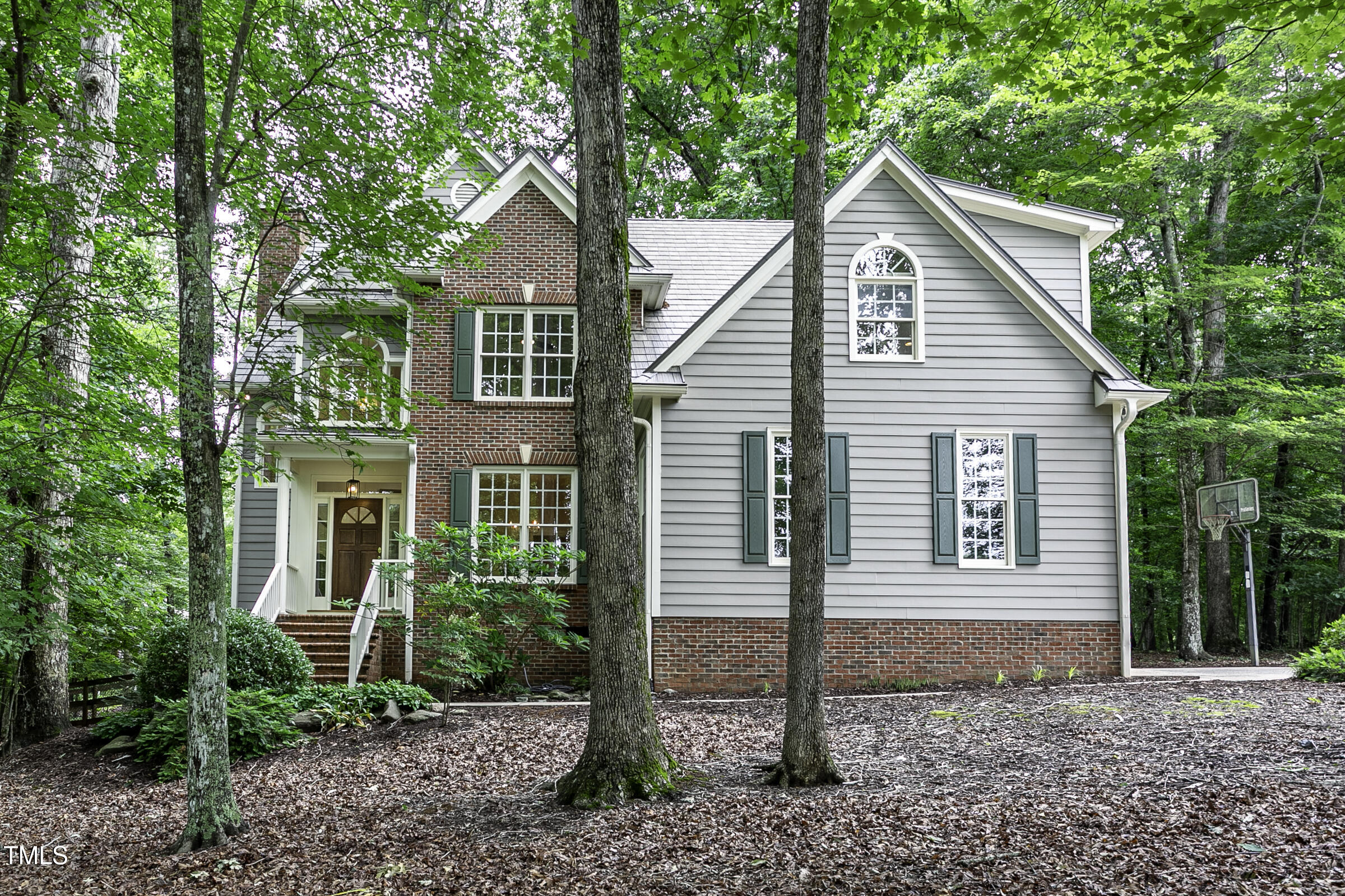 2325 Old Oak Place