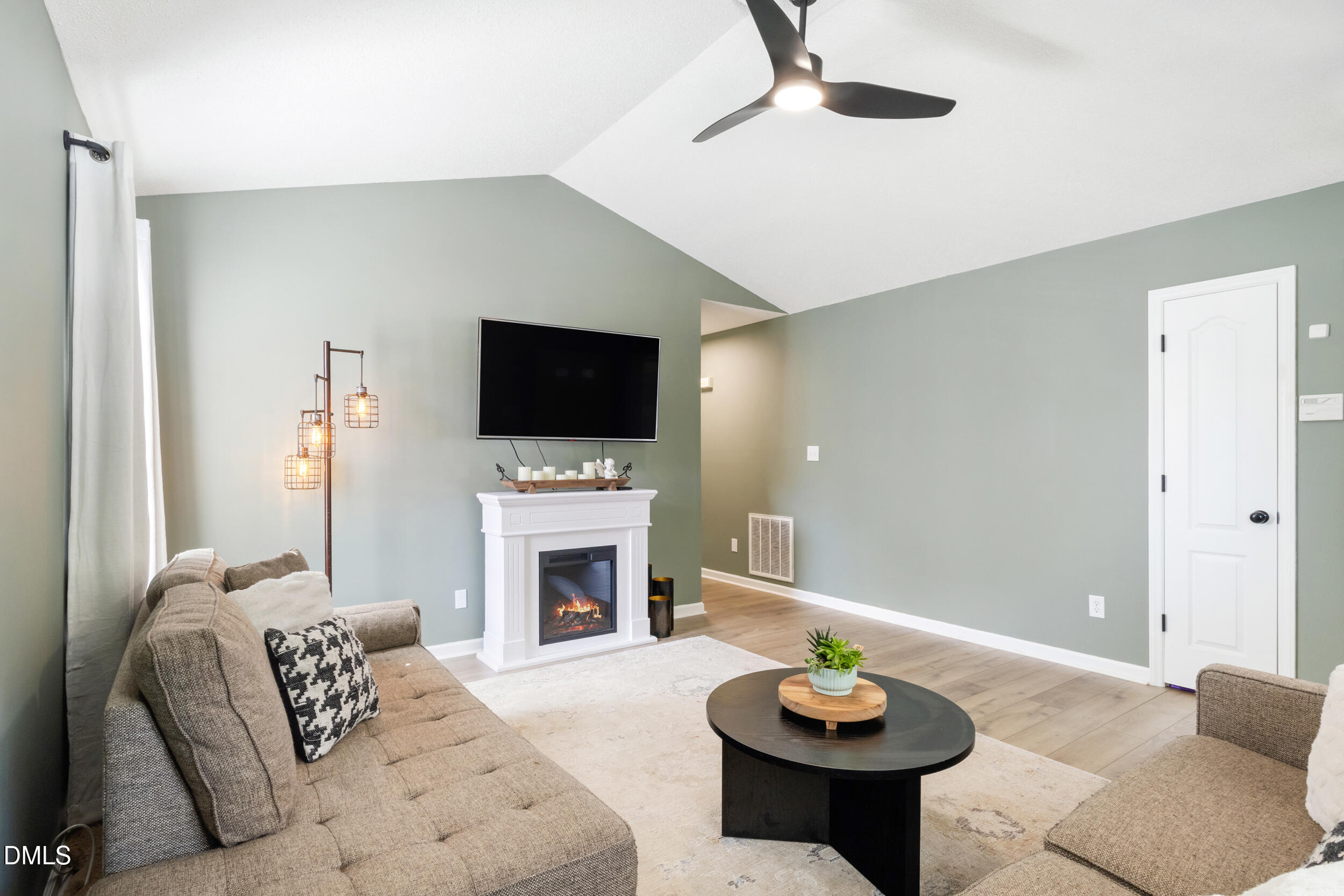 1212 Woodbriar Street