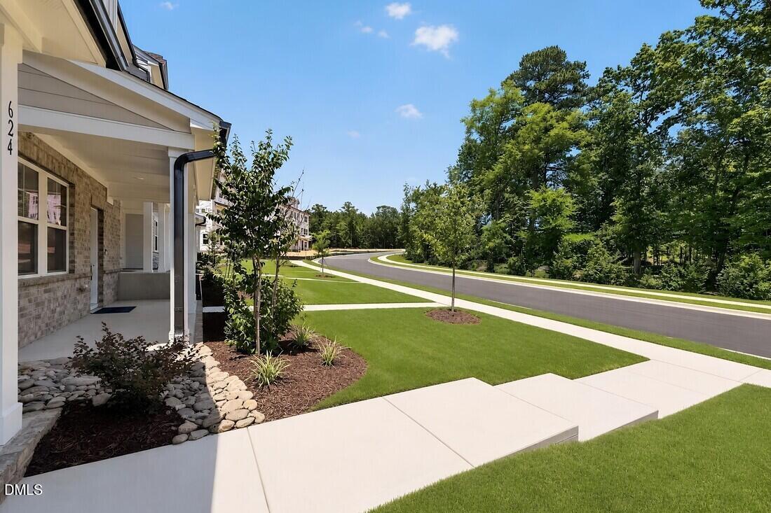 624 Macmillan Way