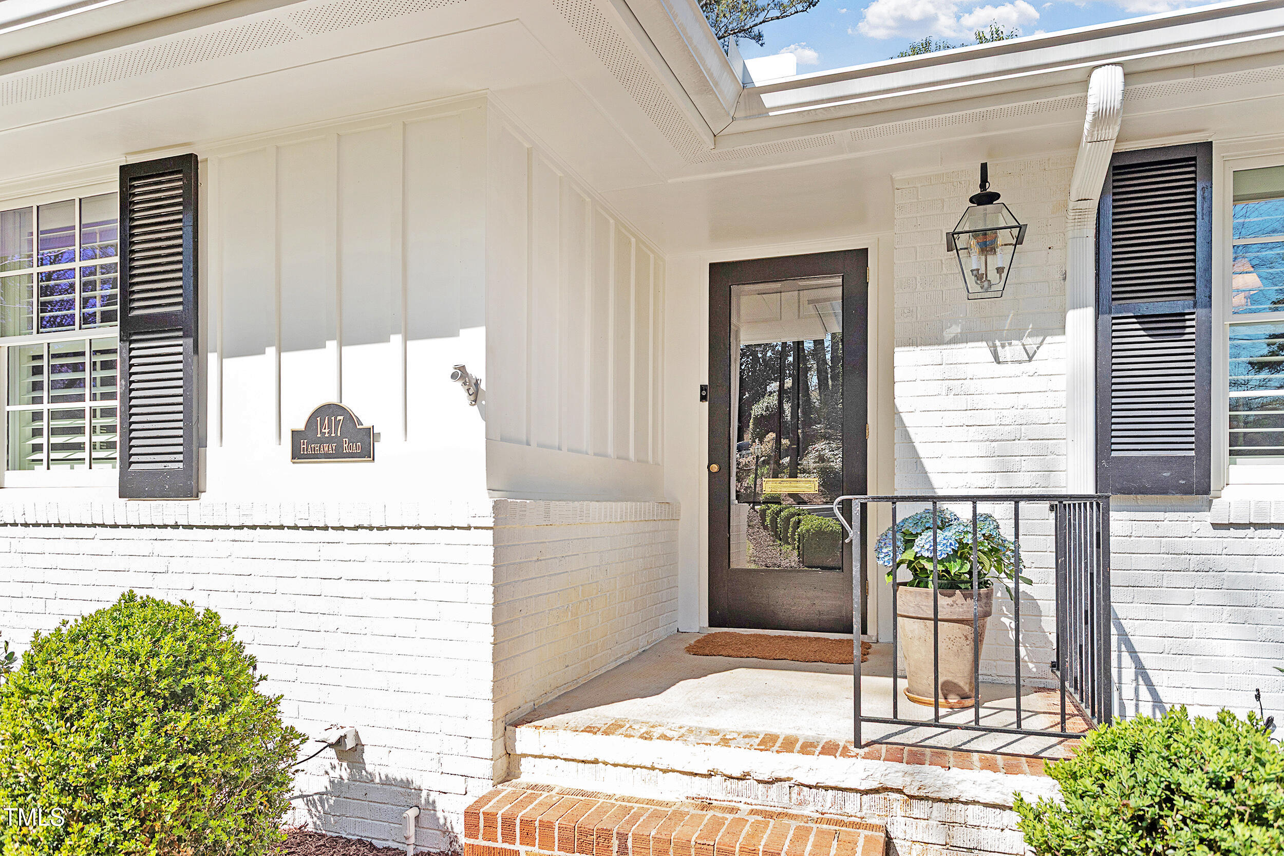 1417 Hathaway Road