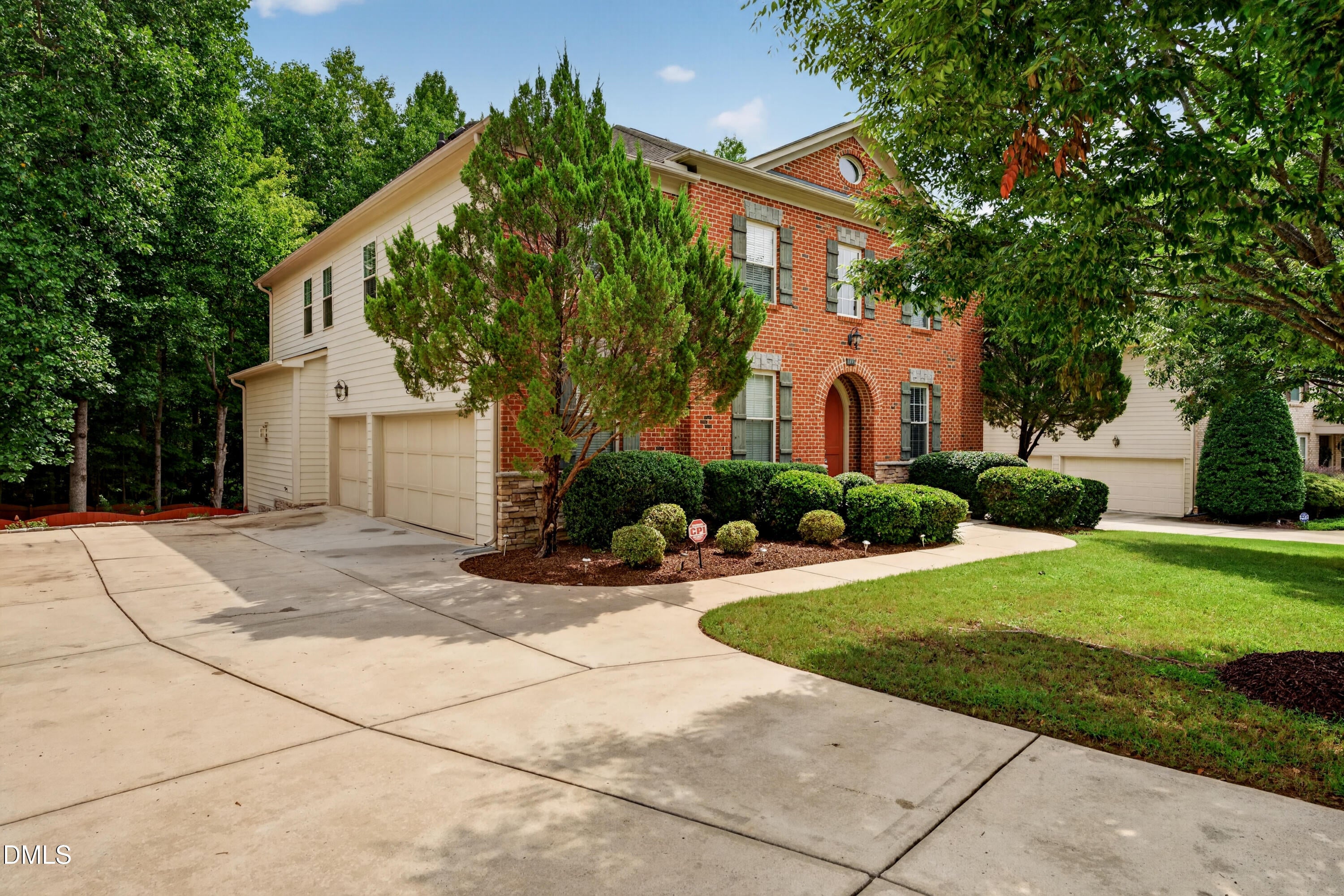 121 Harvestwood Drive