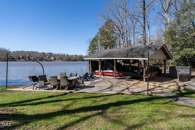 106 Nashua Cove
